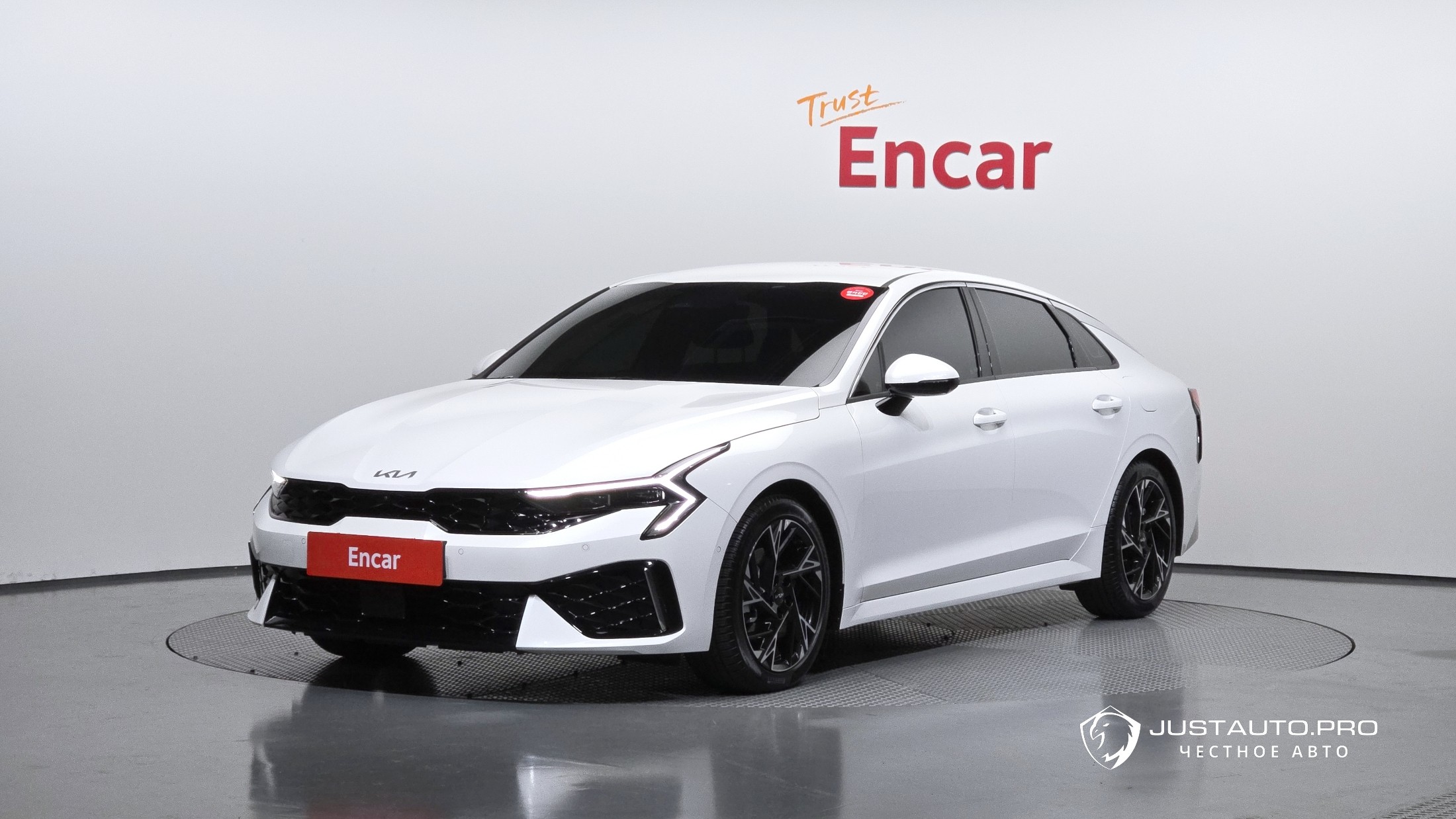 Автомобиль Kia K5