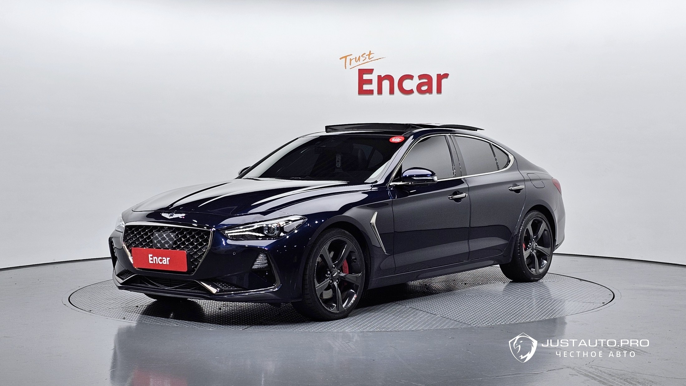 Автомобиль Genesis G70