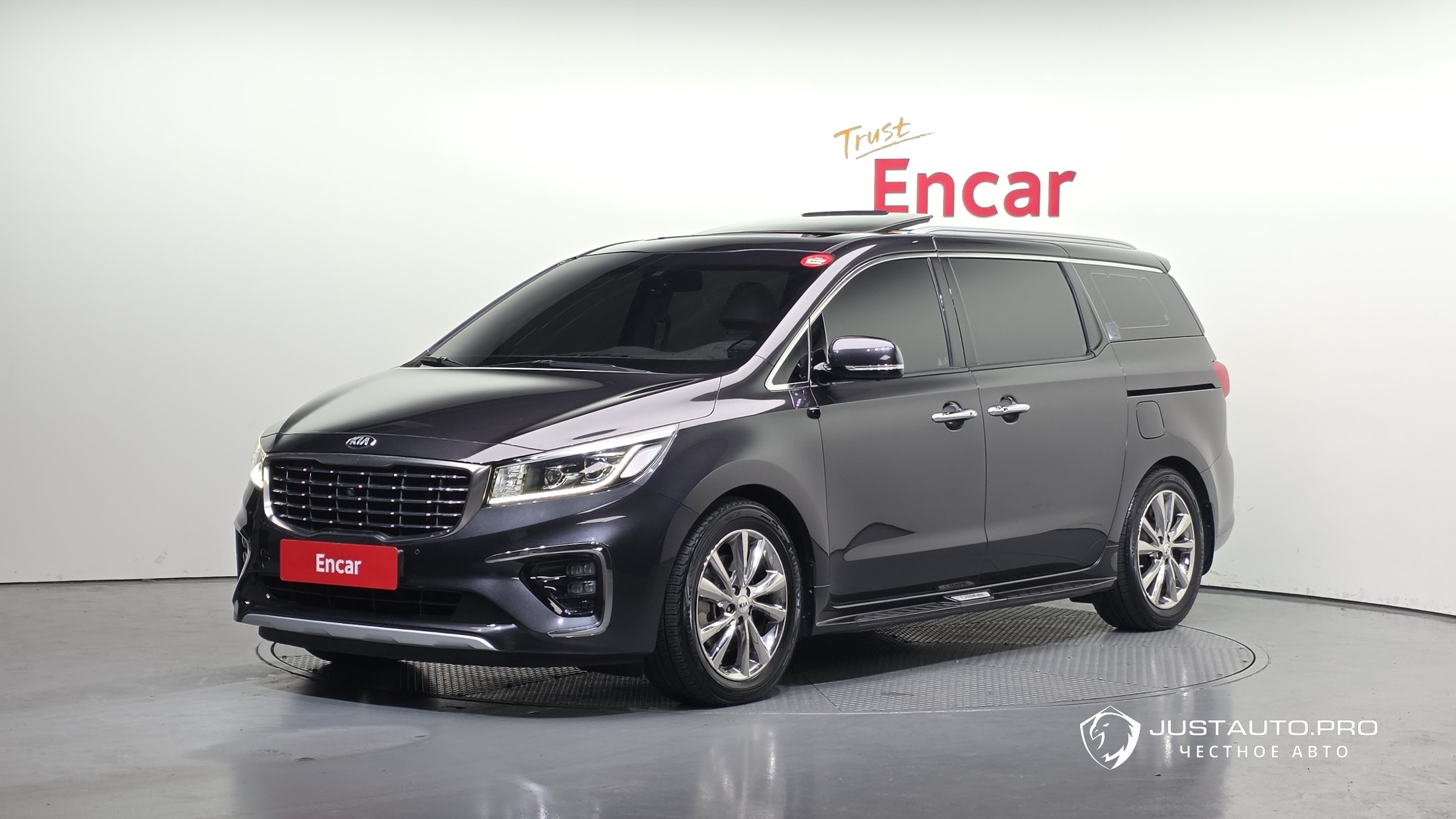 Автомобиль Kia Canival