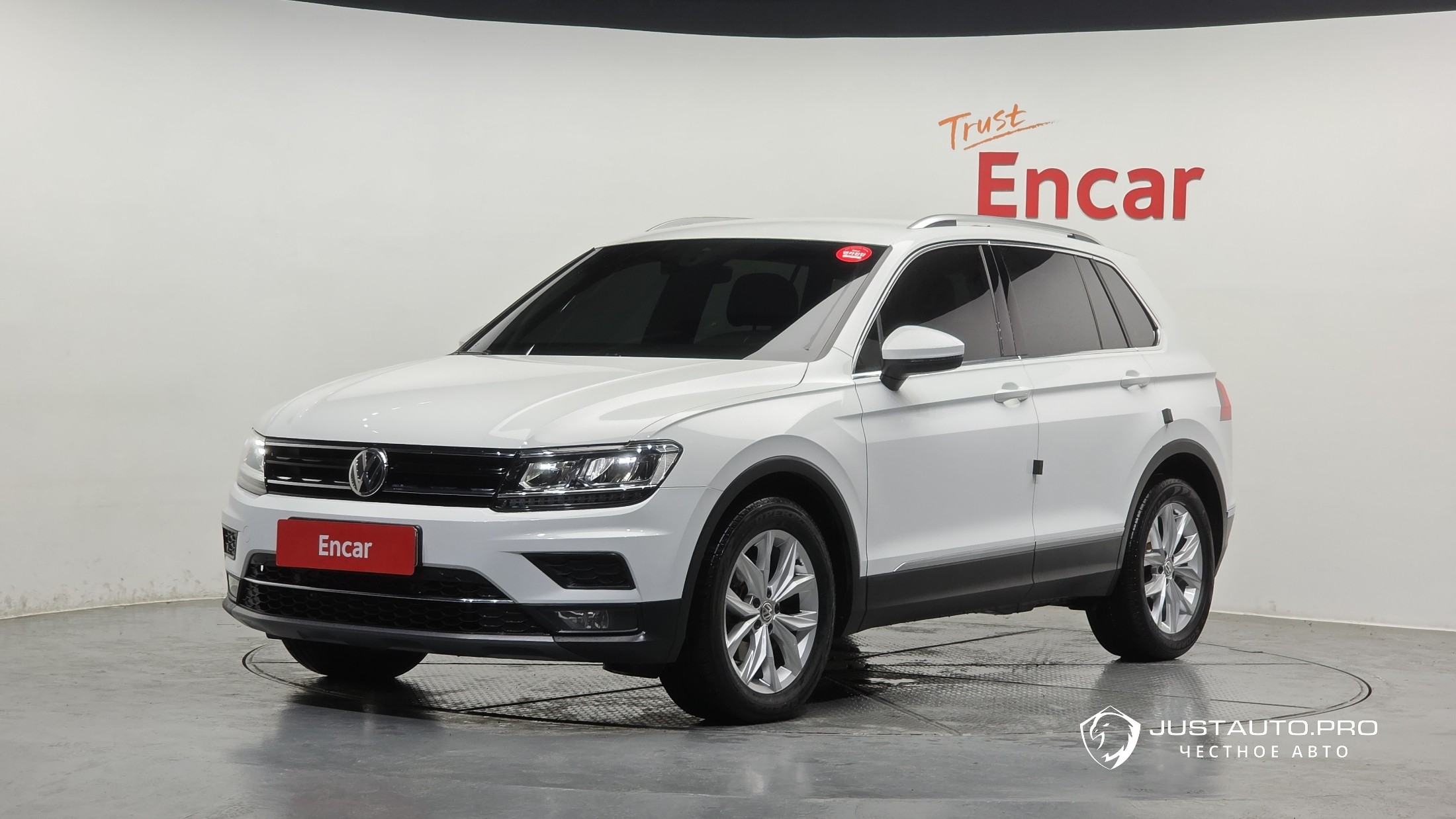 Автомобиль Volkswagen Tiguan