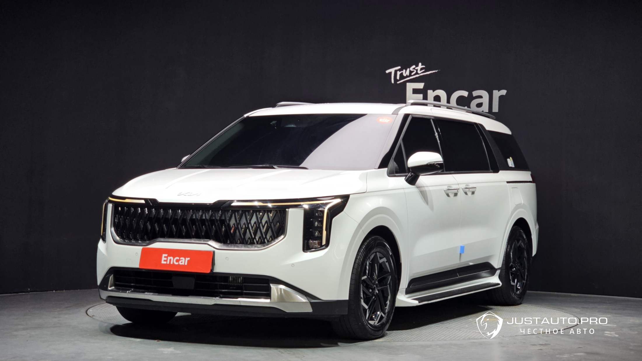 Автомобиль Kia Canival