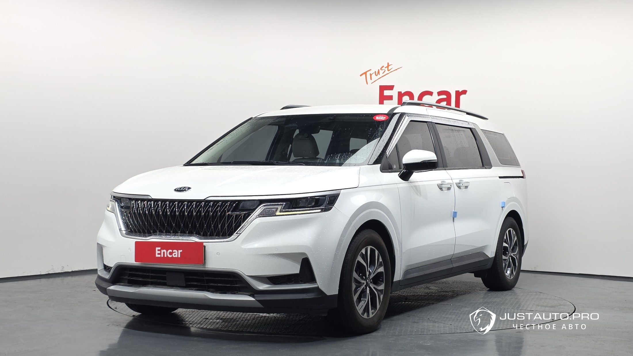 Автомобиль Kia Canival
