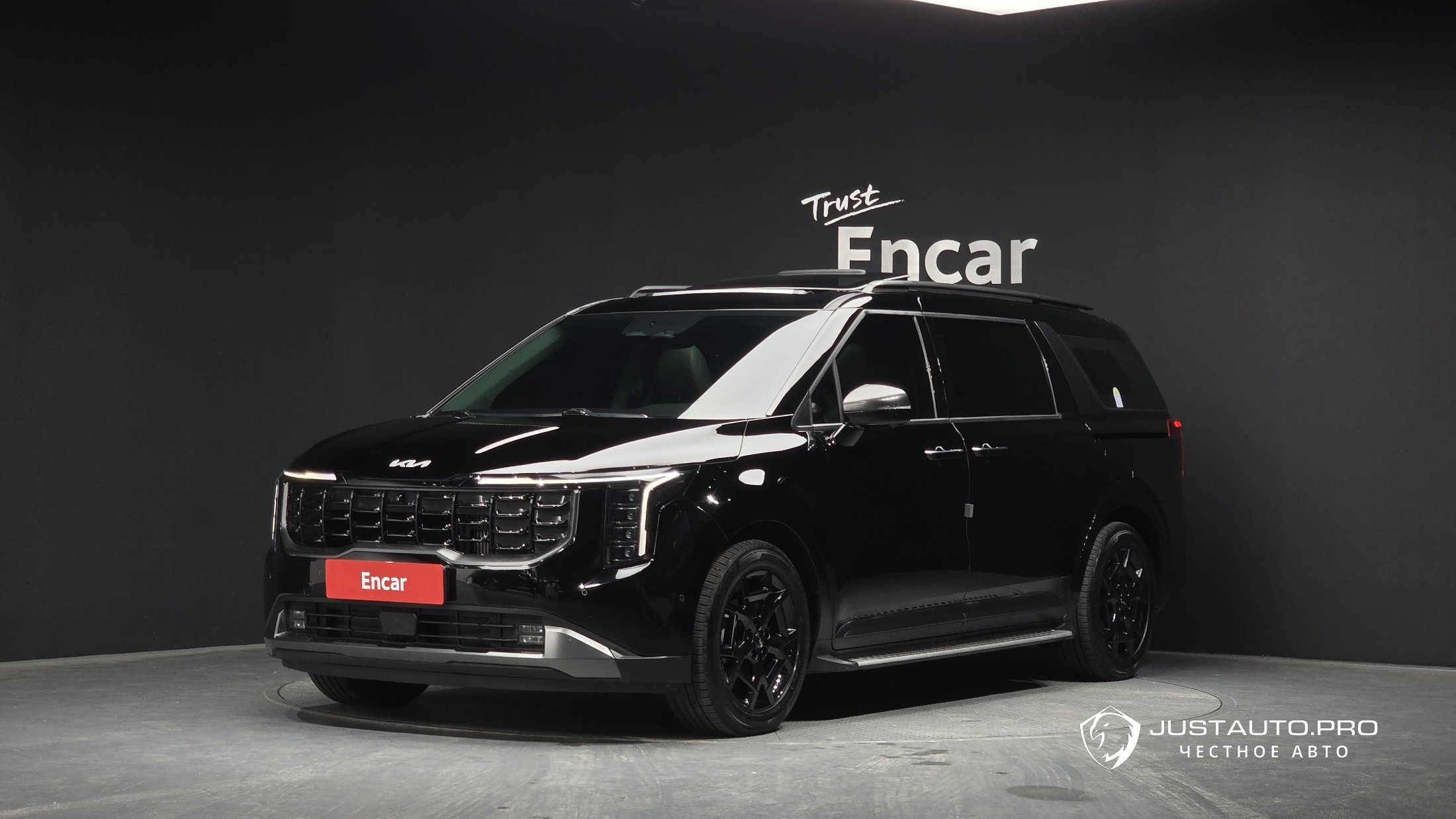 Автомобиль Kia Canival