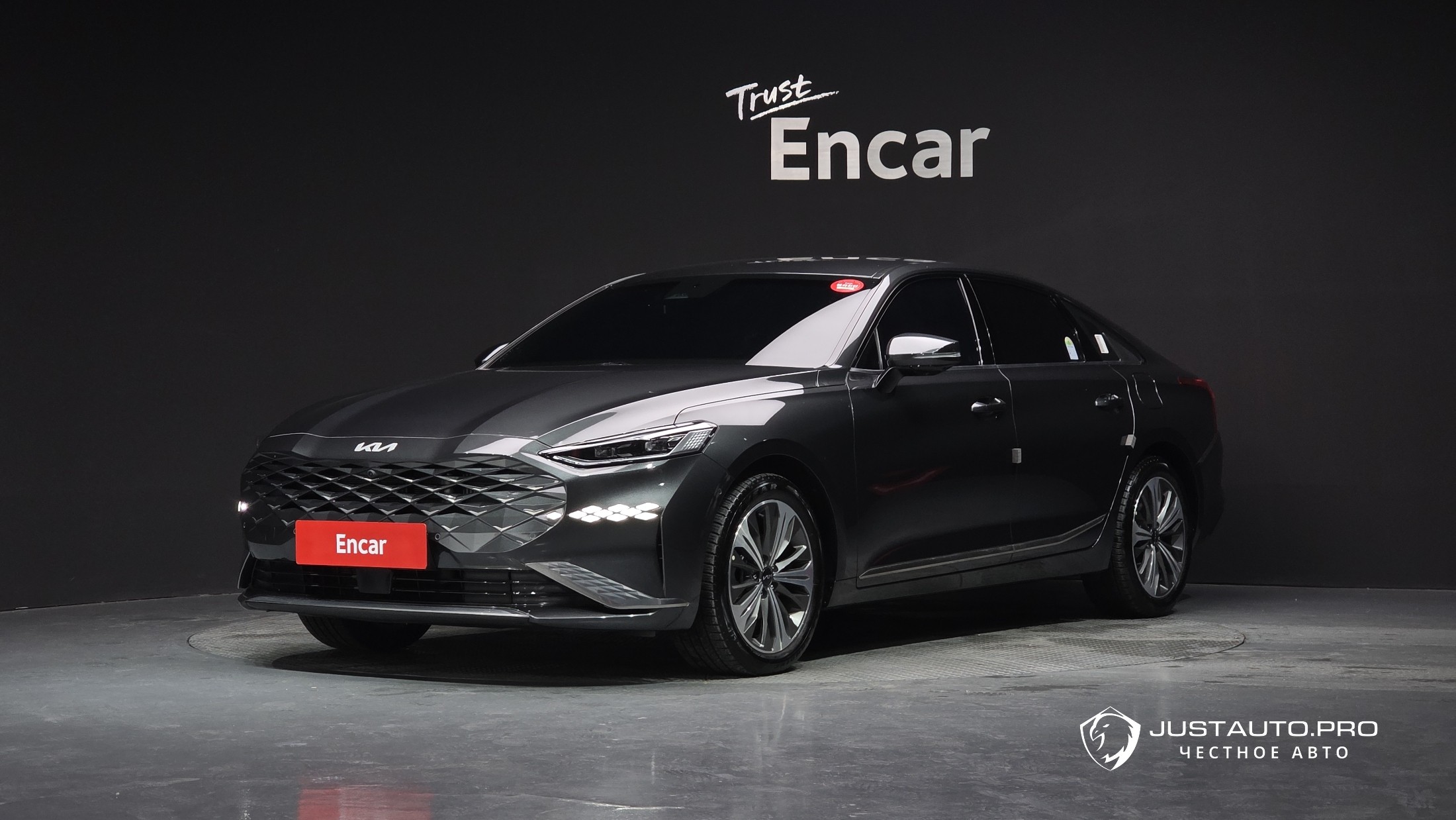 Автомобиль Kia K8