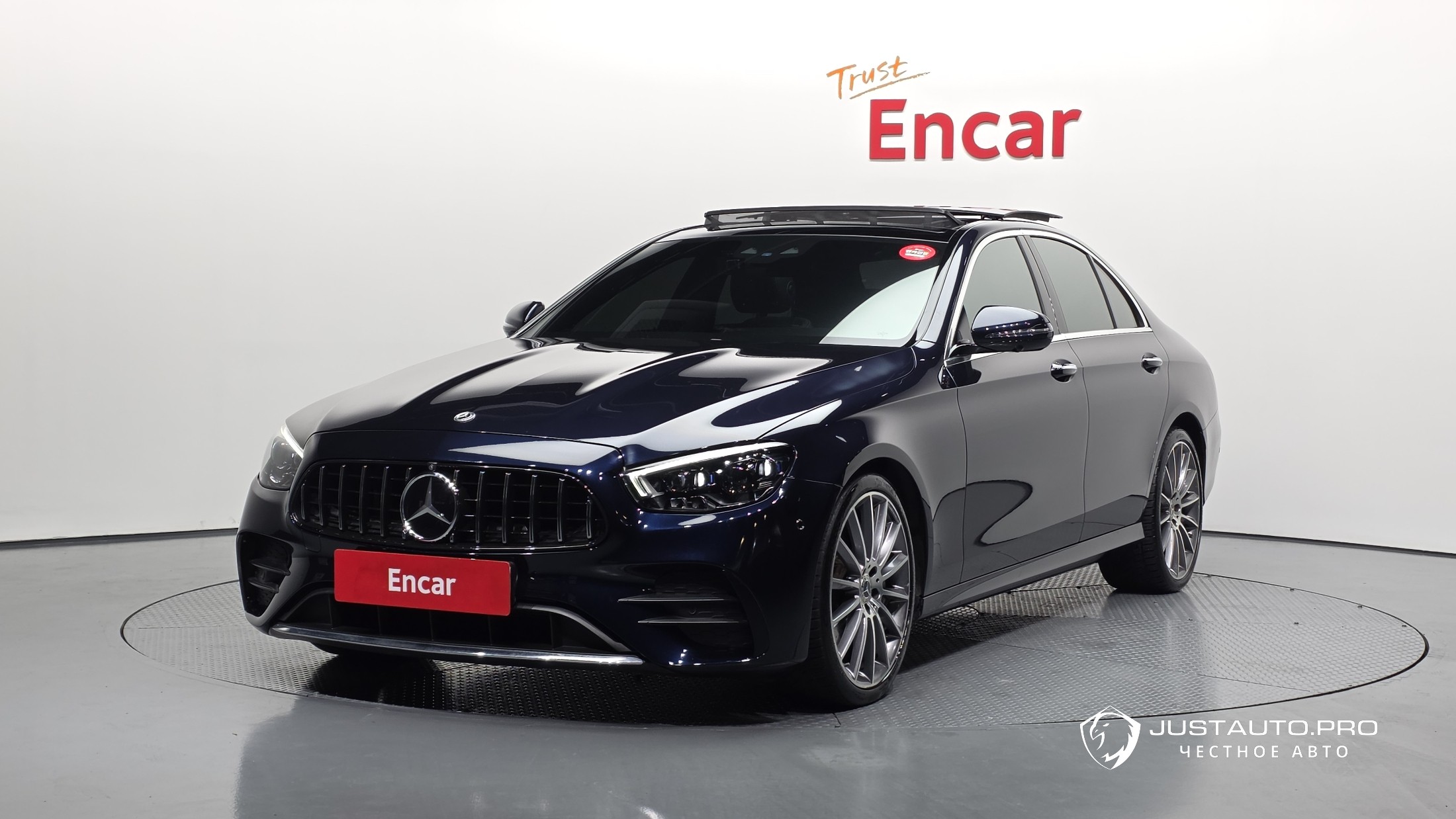 Автомобиль Mercedes-Benz E-Class