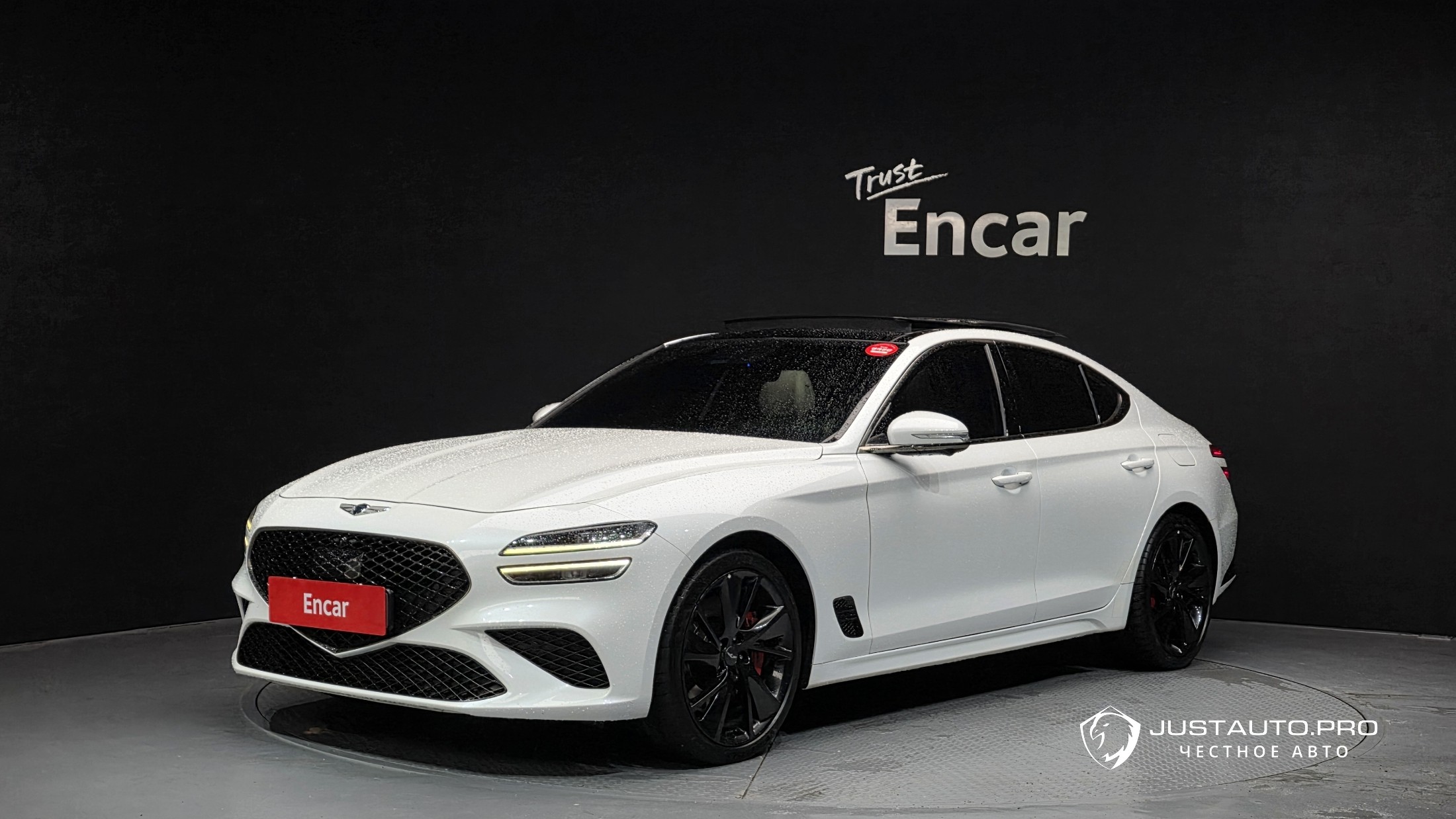 Автомобиль Genesis G70