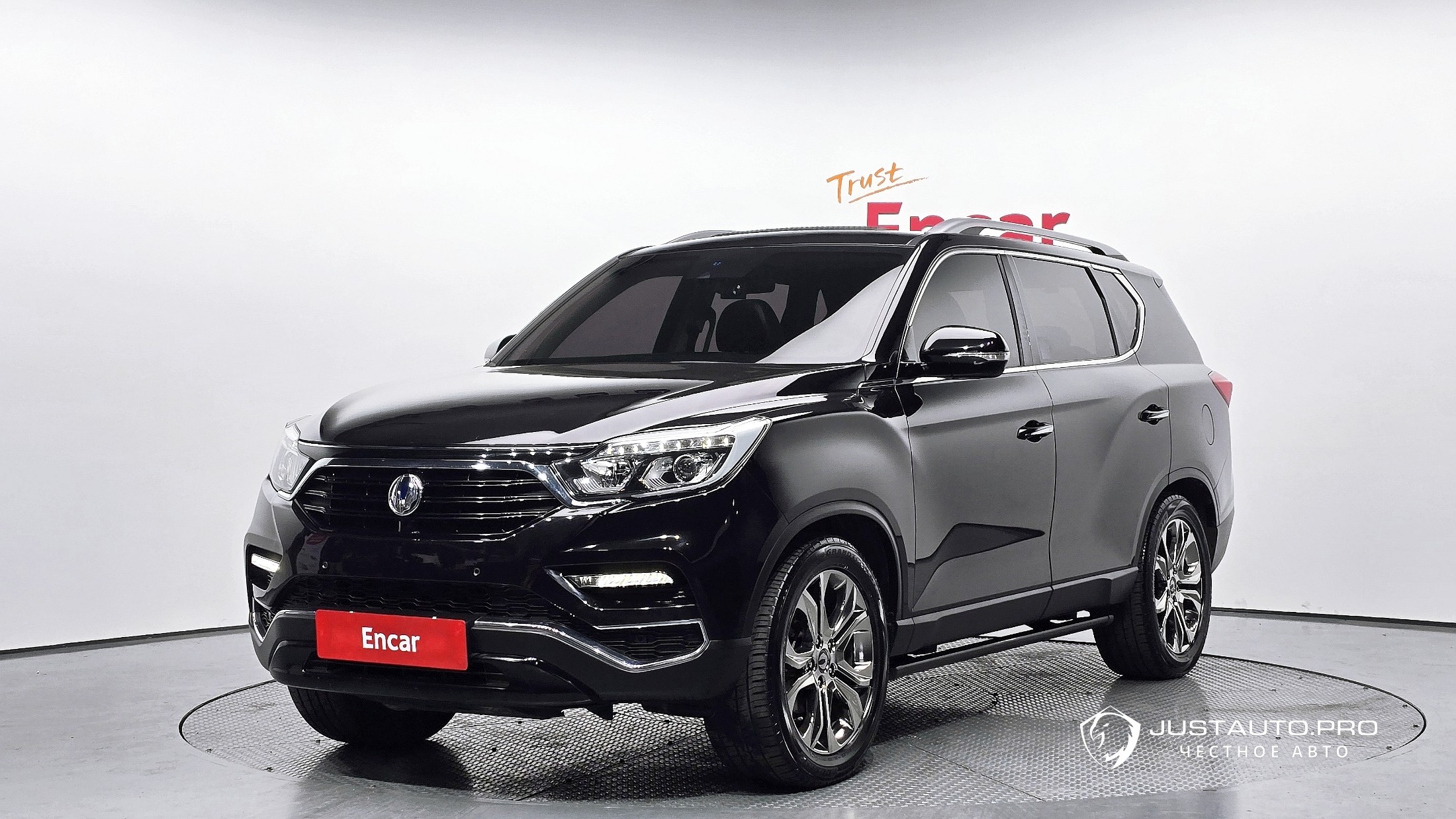 Автомобиль KG_Mobility_Ssangyong Rexton