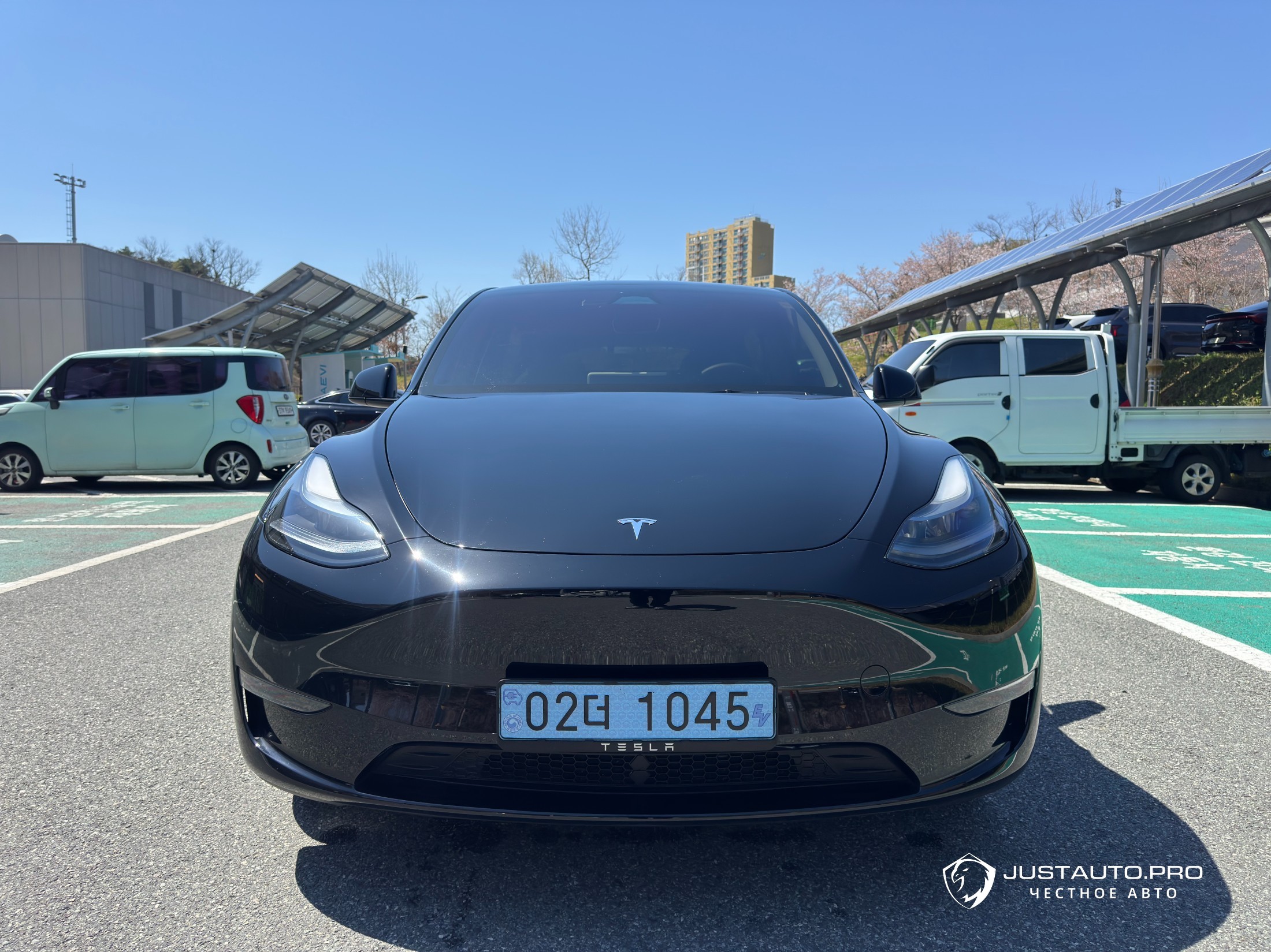 Автомобиль Tesla Model Y