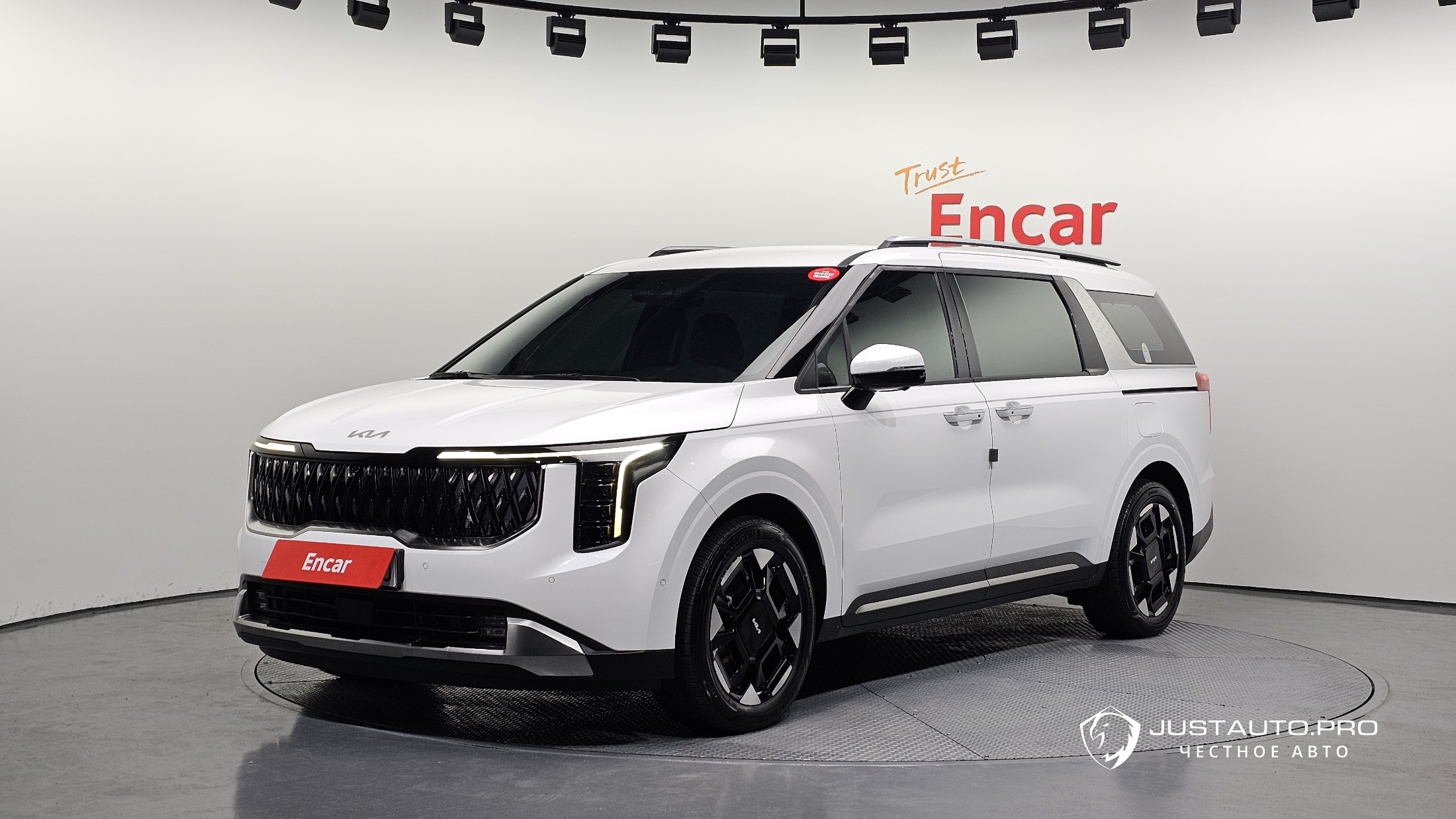 Автомобиль Kia Canival