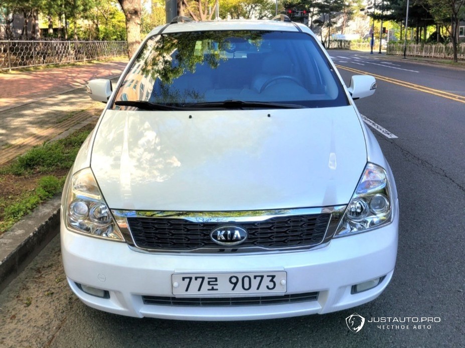 Автомобиль Kia Canival