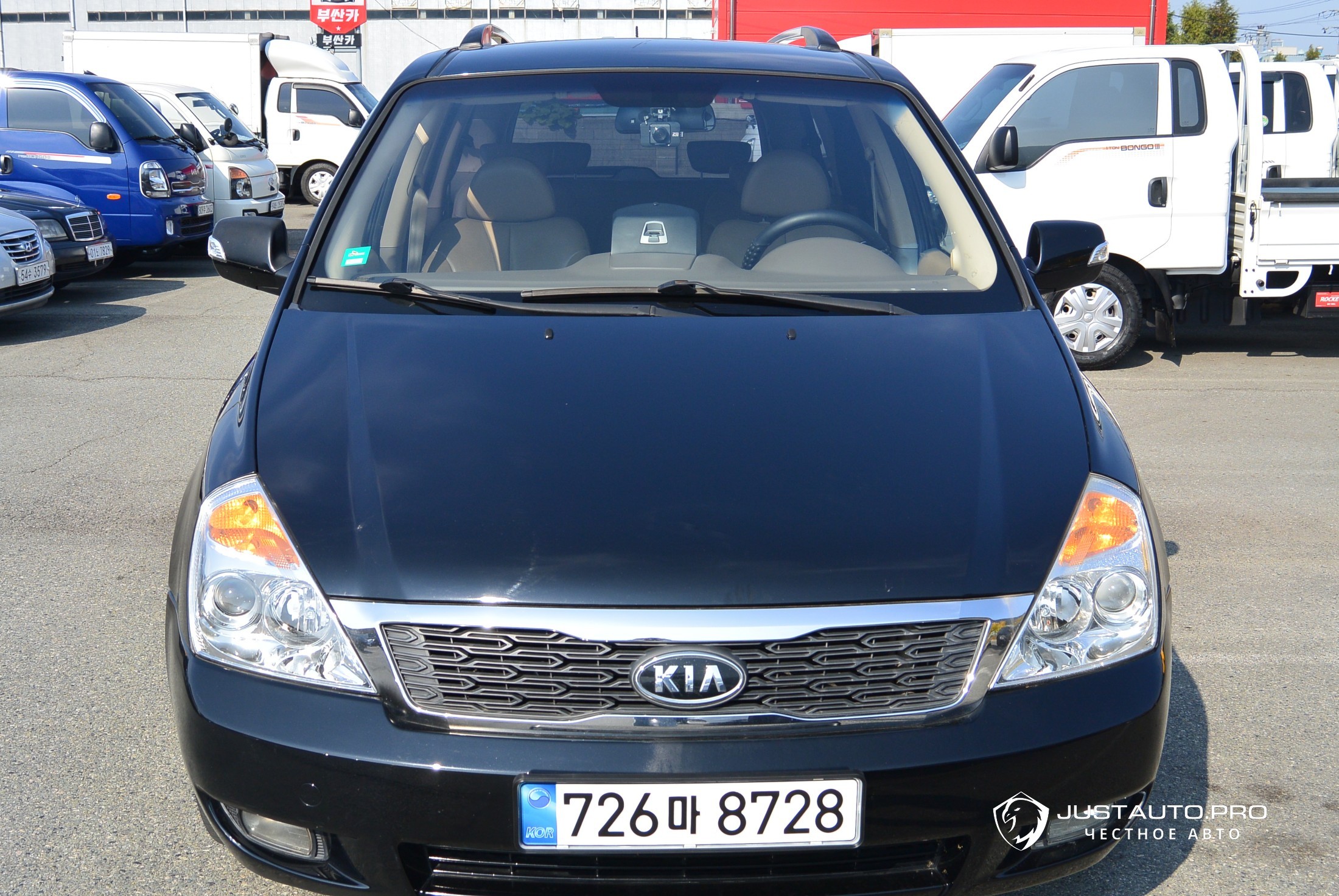Автомобиль Kia Canival