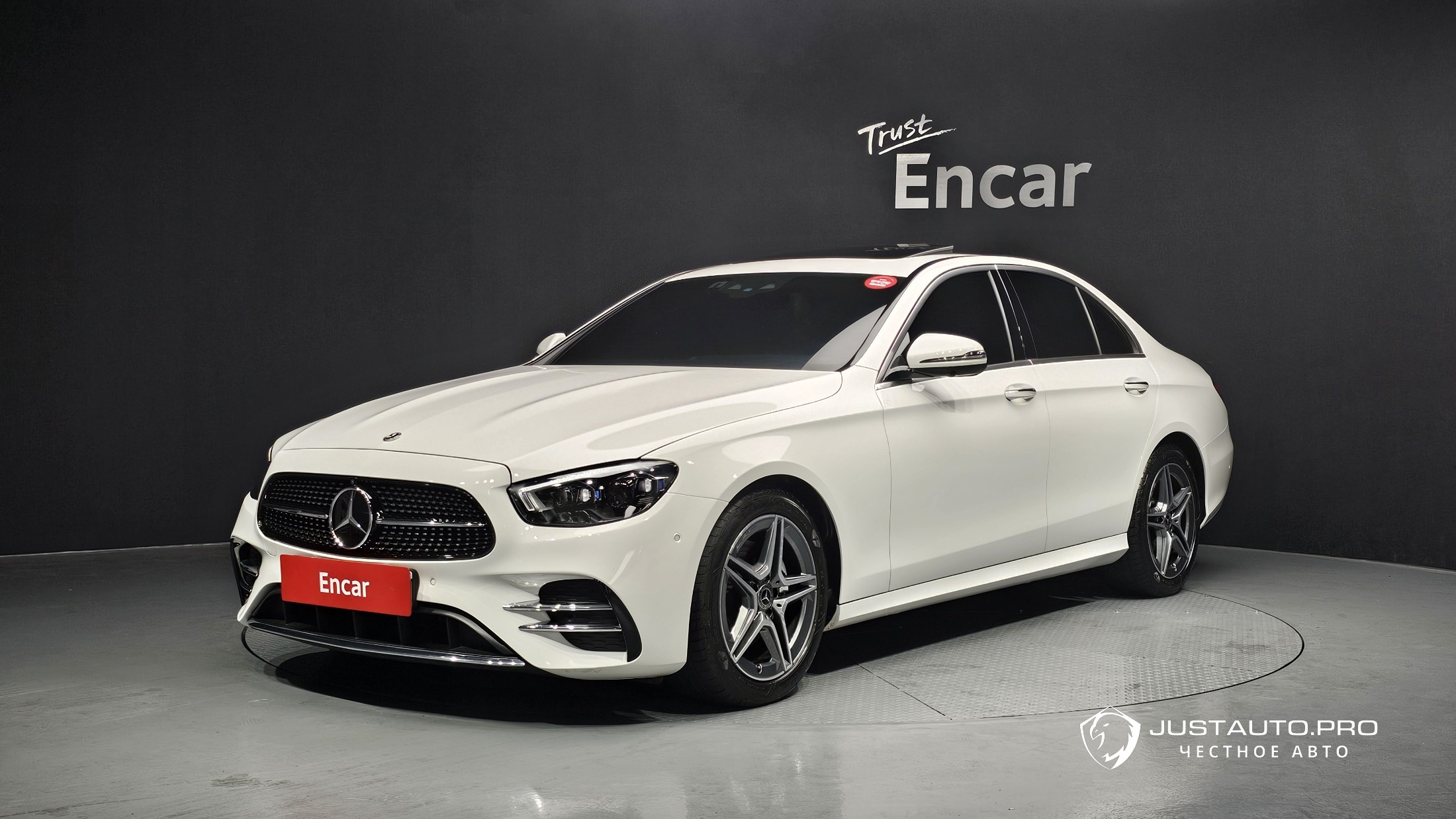 Автомобиль Mercedes-Benz E-Class
