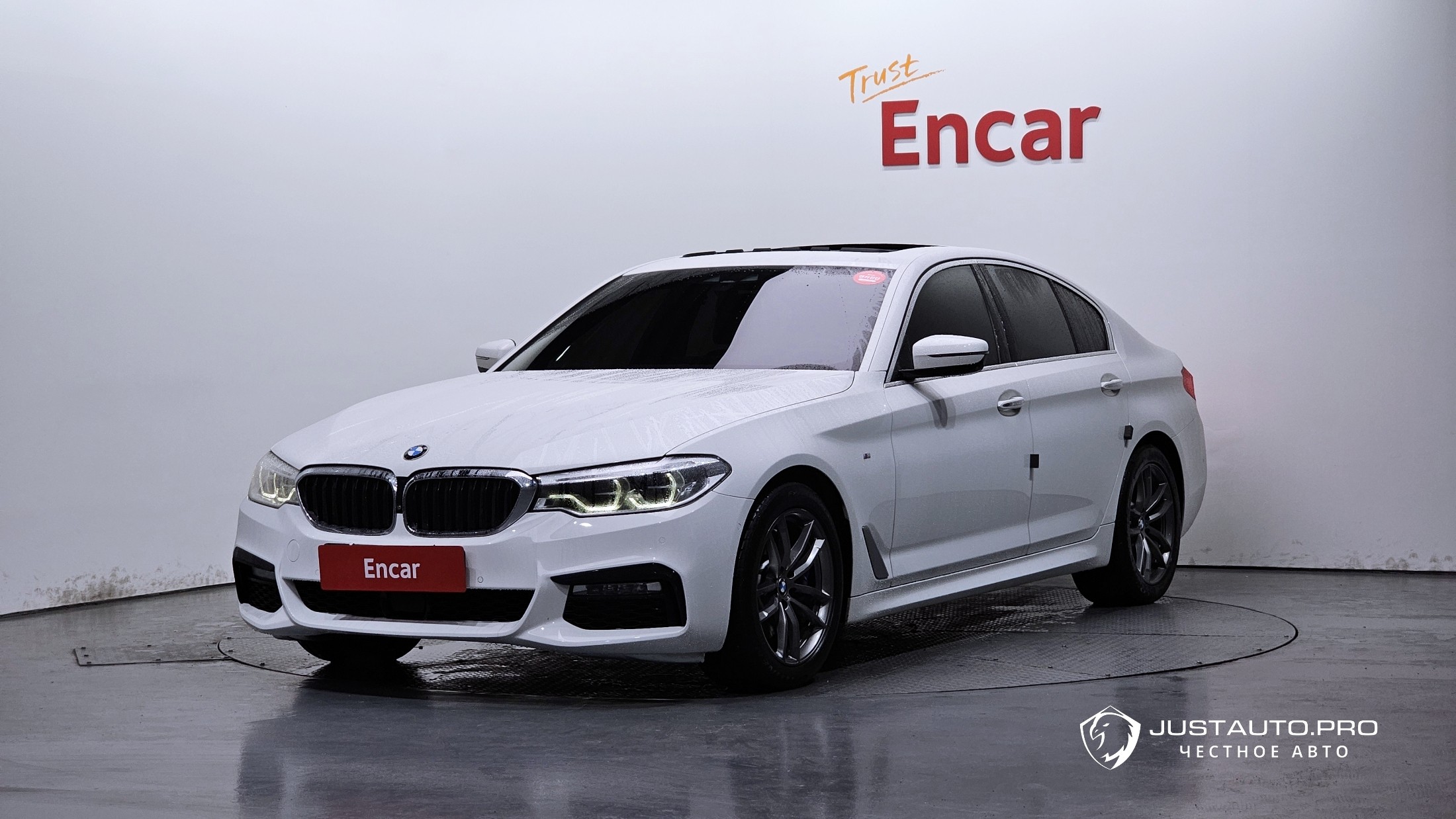 Автомобиль BMW 5-Series