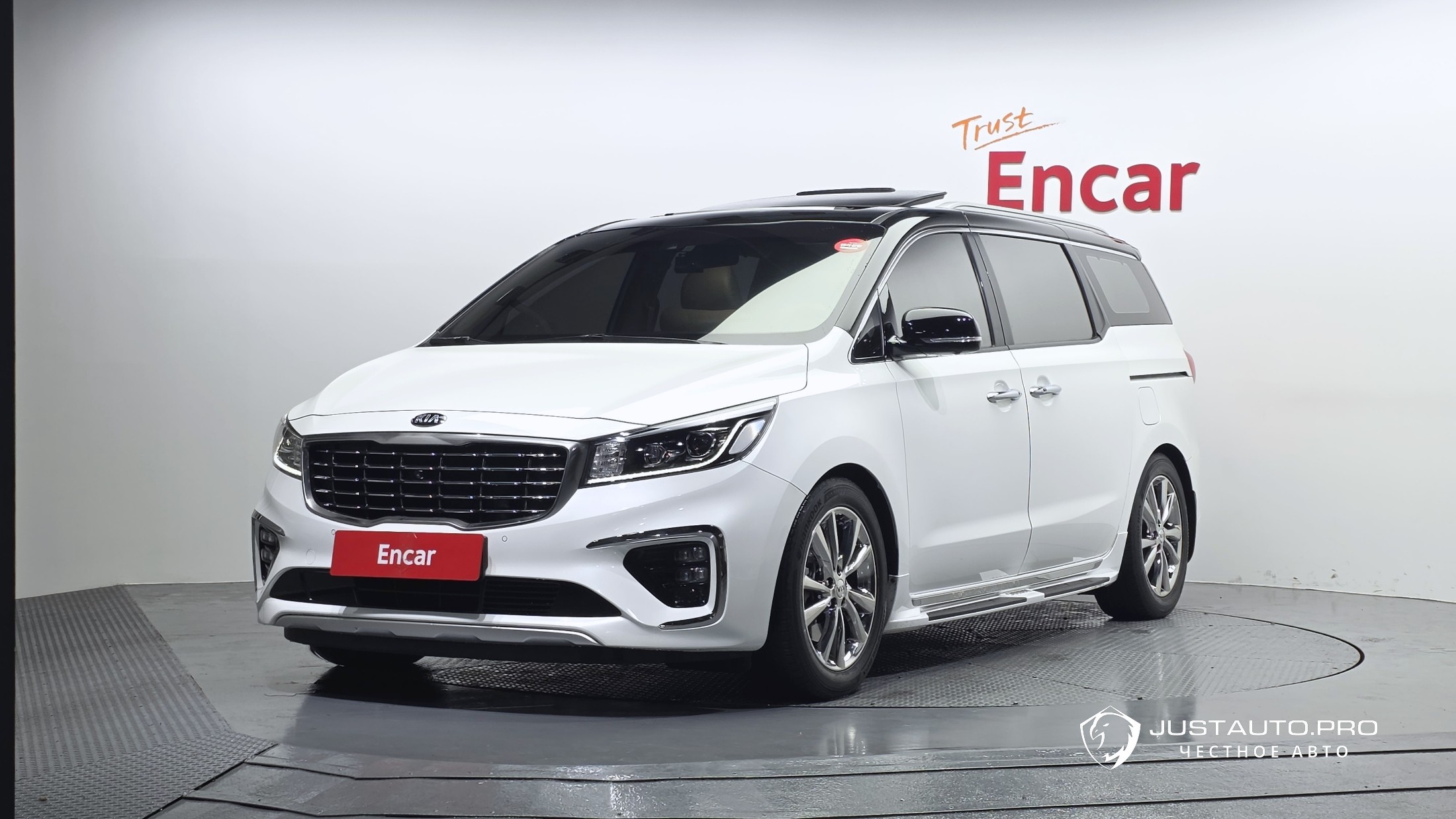 Автомобиль Kia Canival