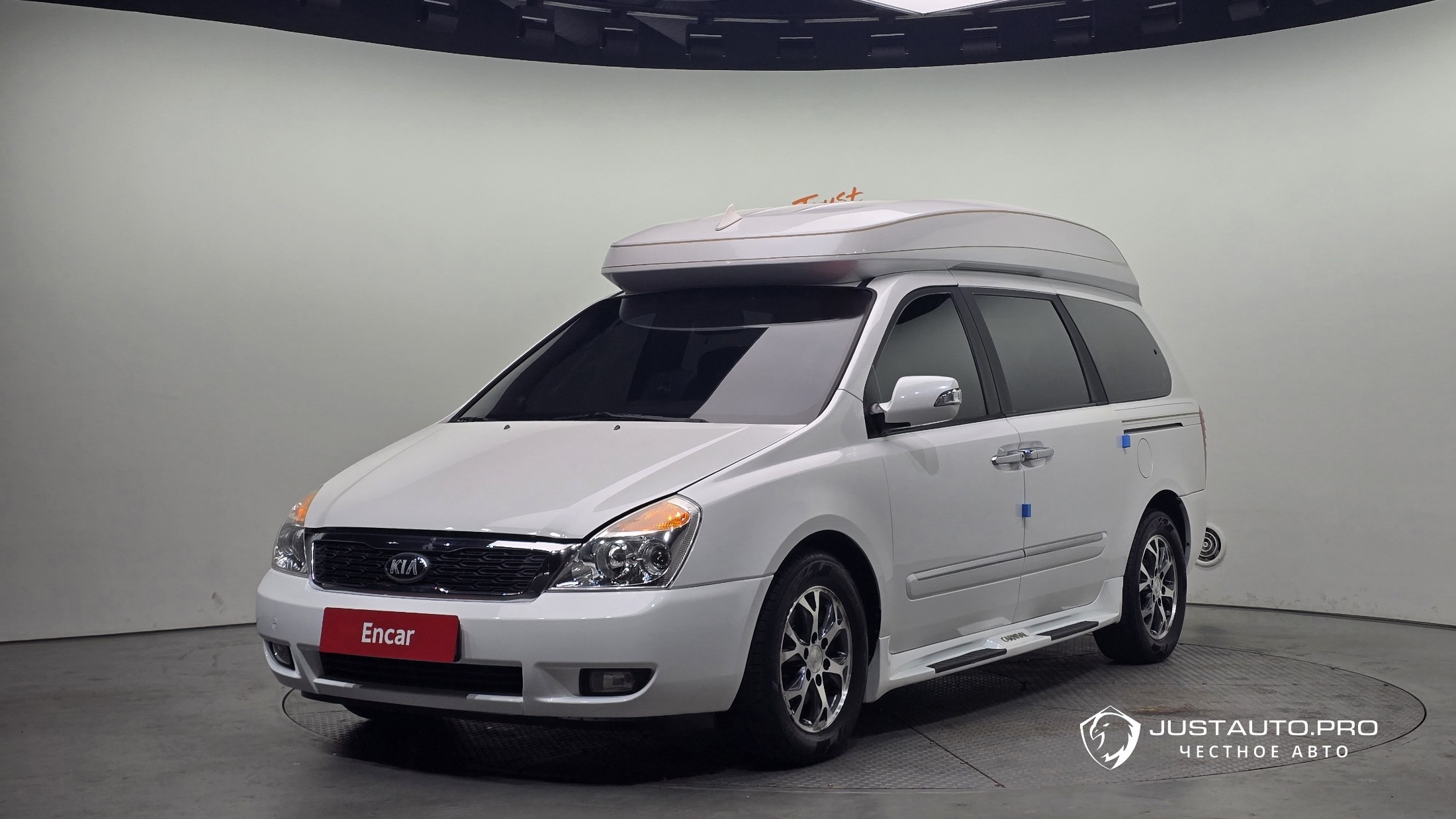 Автомобиль Kia Canival