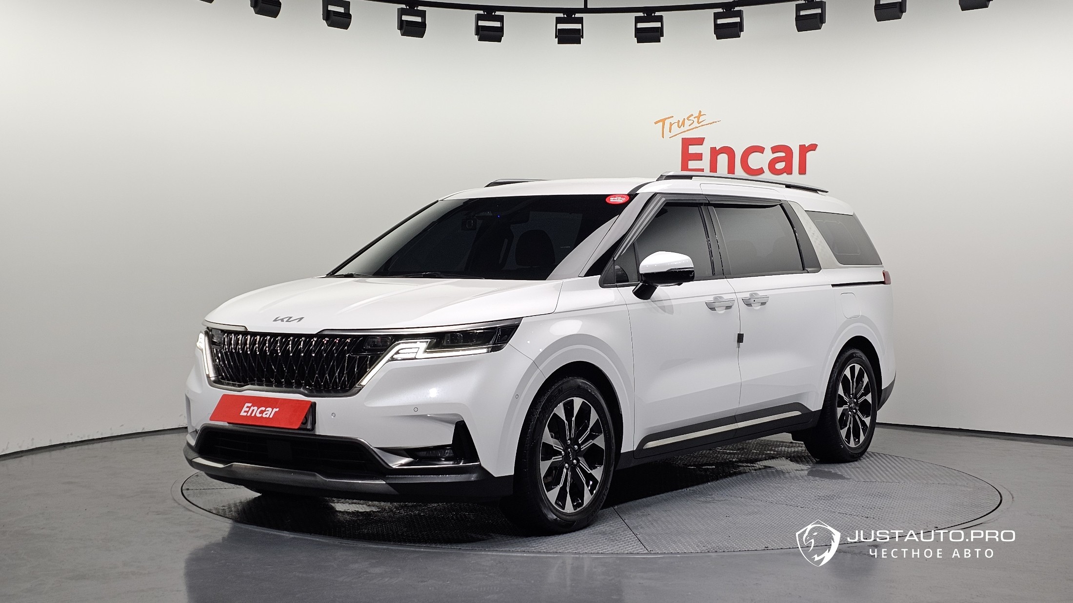 Автомобиль Kia Canival