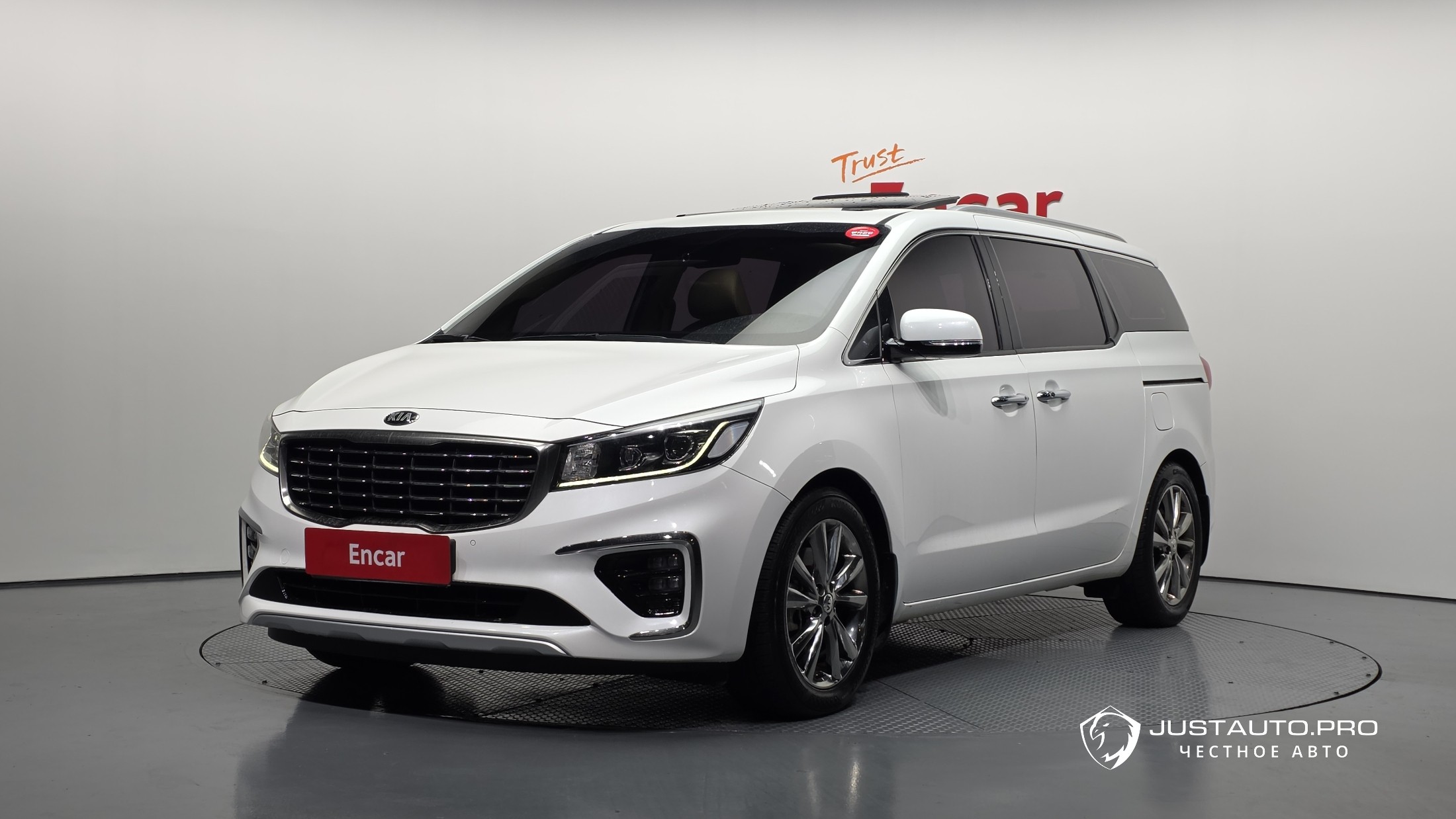 Автомобиль Kia Canival