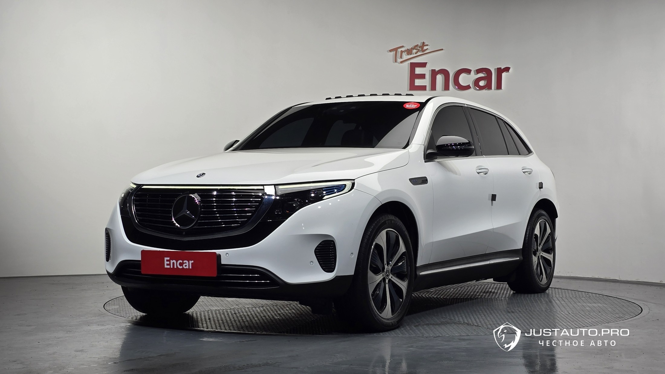 Автомобиль Mercedes-Benz EQC