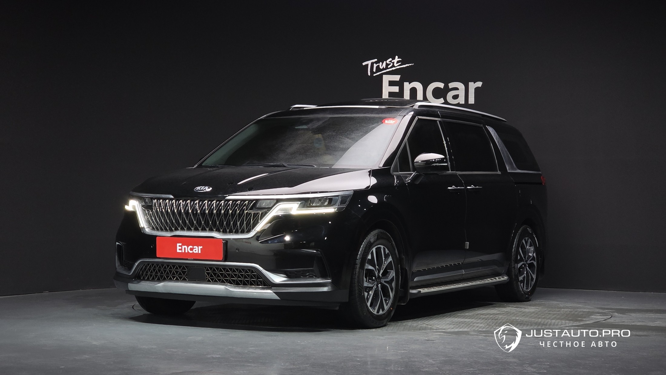 Автомобиль Kia Canival