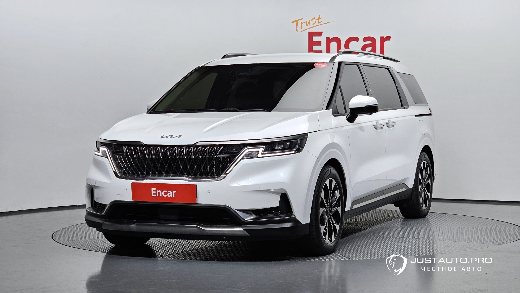 Автомобиль Kia Canival