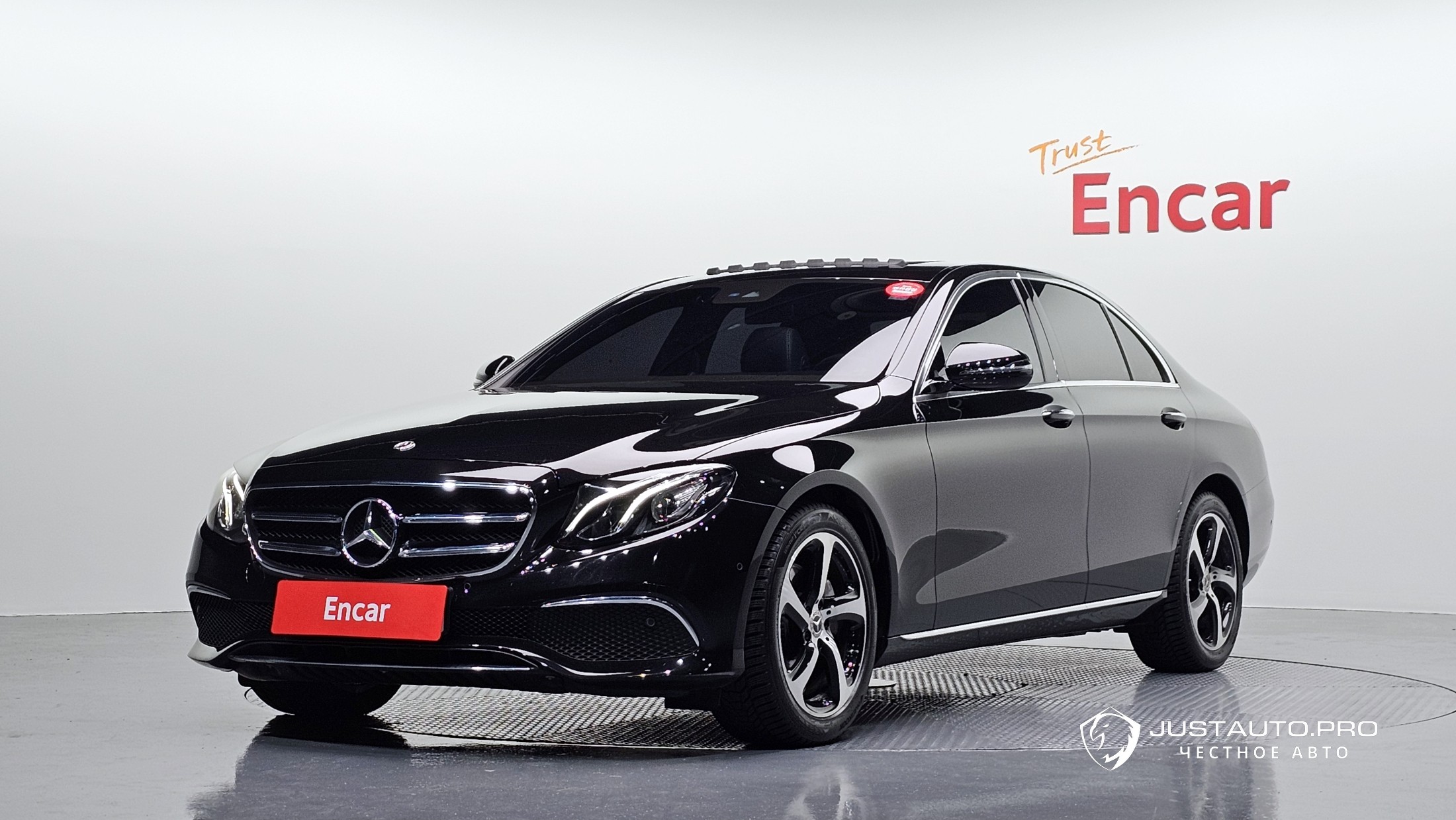 Автомобиль Mercedes-Benz E-Class
