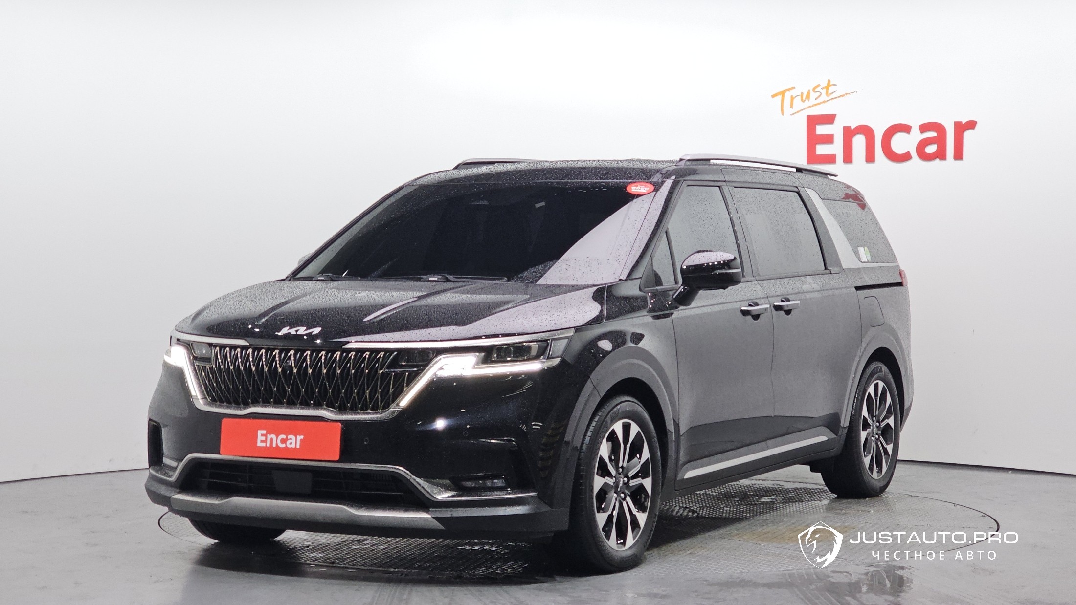 Автомобиль Kia Canival