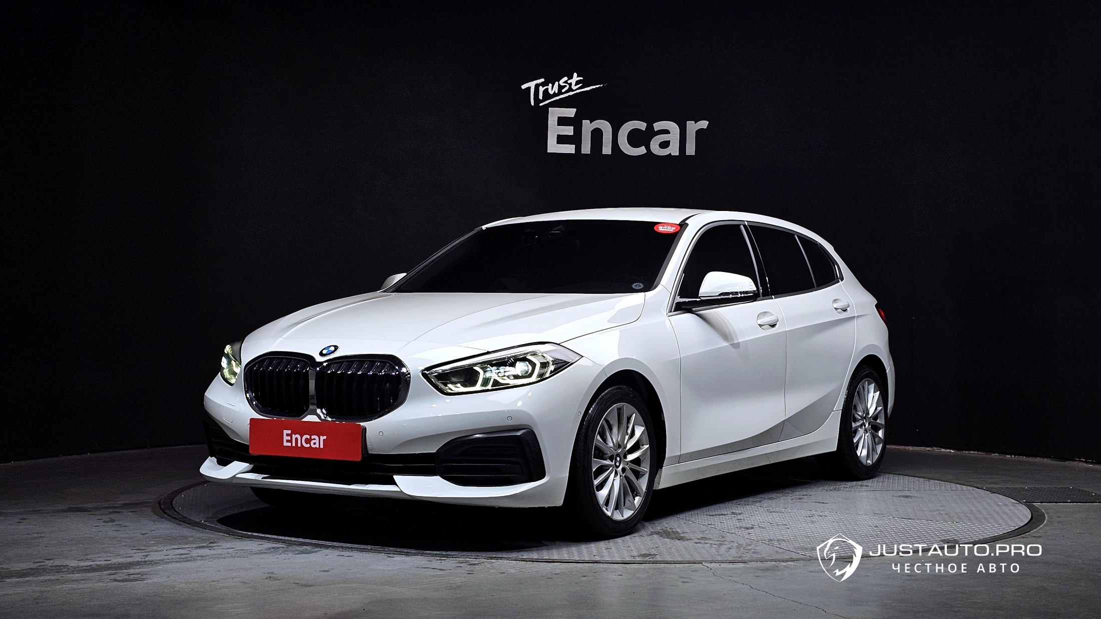 Автомобиль BMW 1-Series