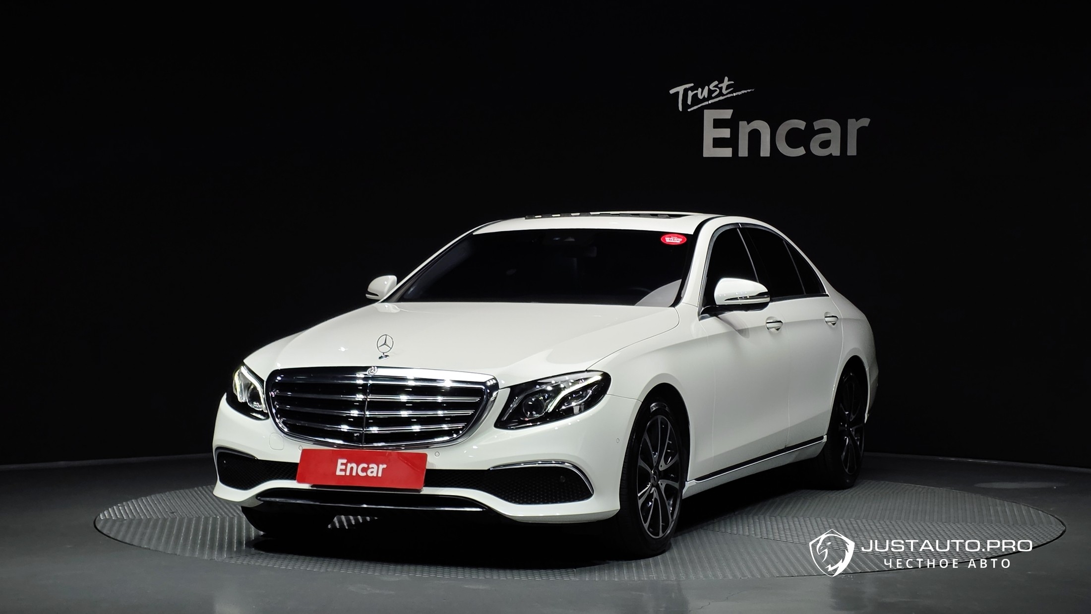 Автомобиль Mercedes-Benz E-Class