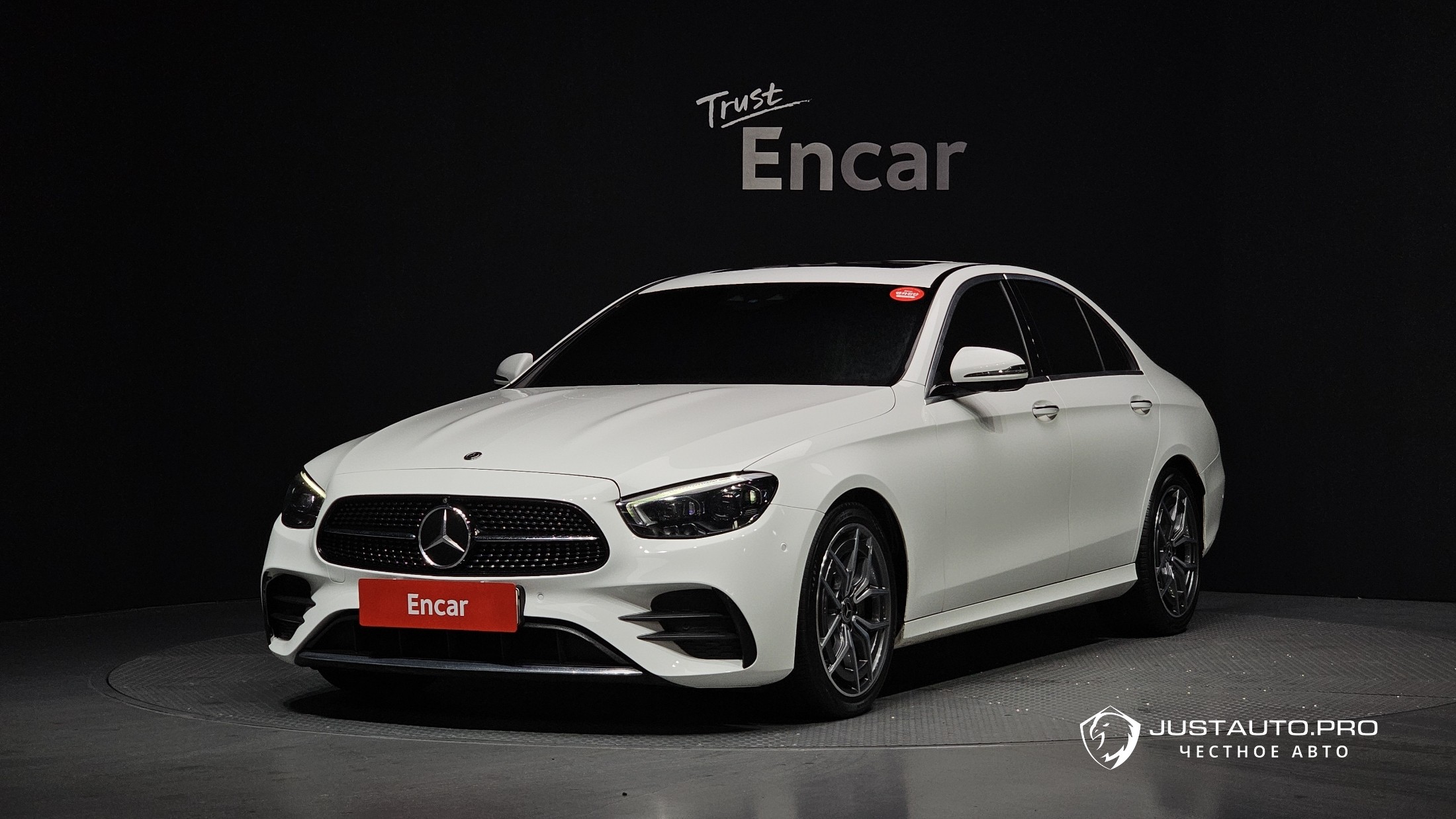 Автомобиль Mercedes-Benz E-Class