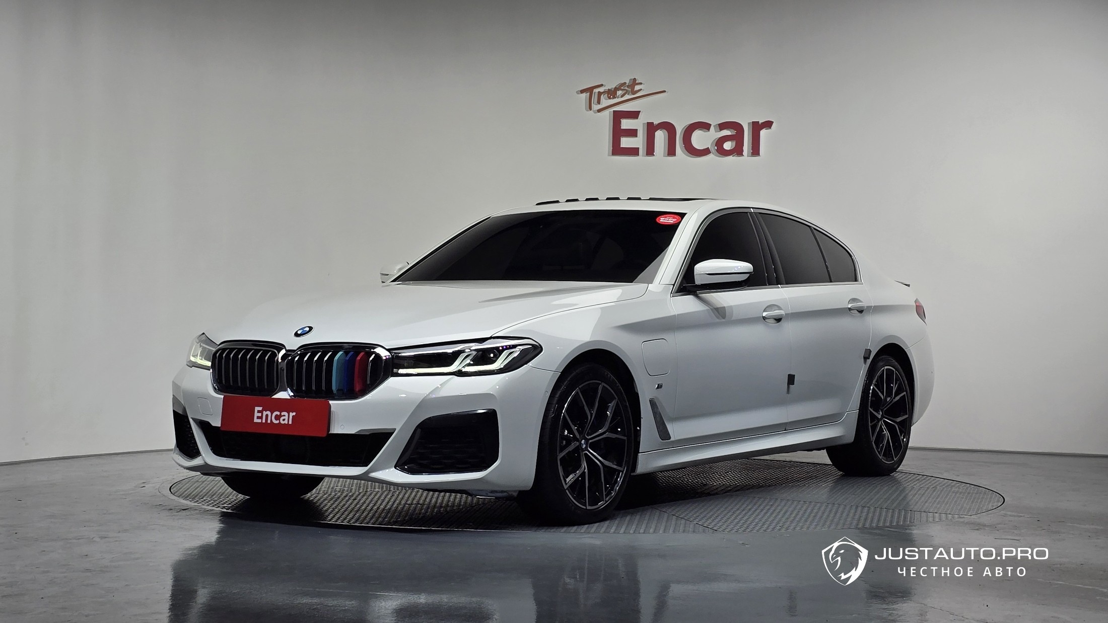 Автомобиль BMW 5-Series
