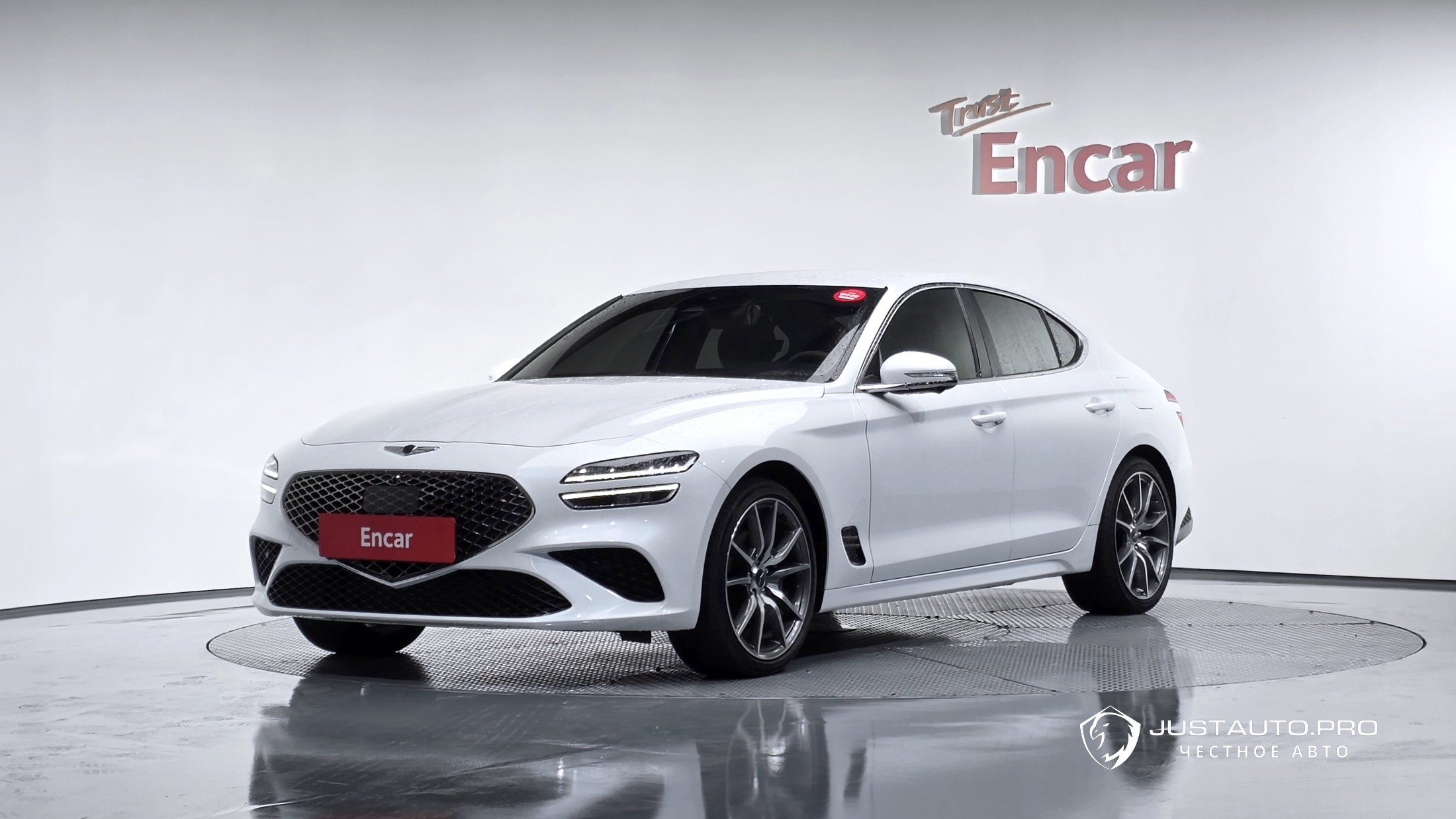 Автомобиль Genesis G70
