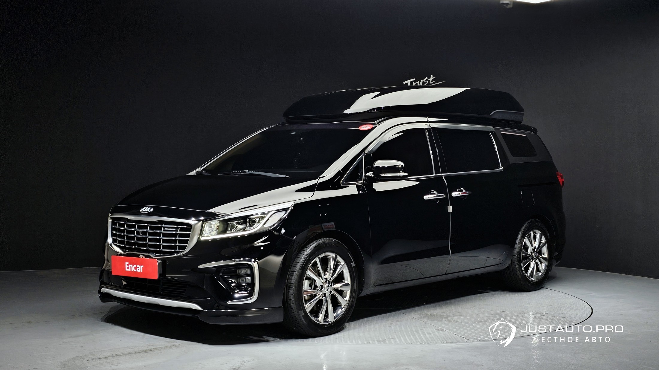 Автомобиль Kia Canival