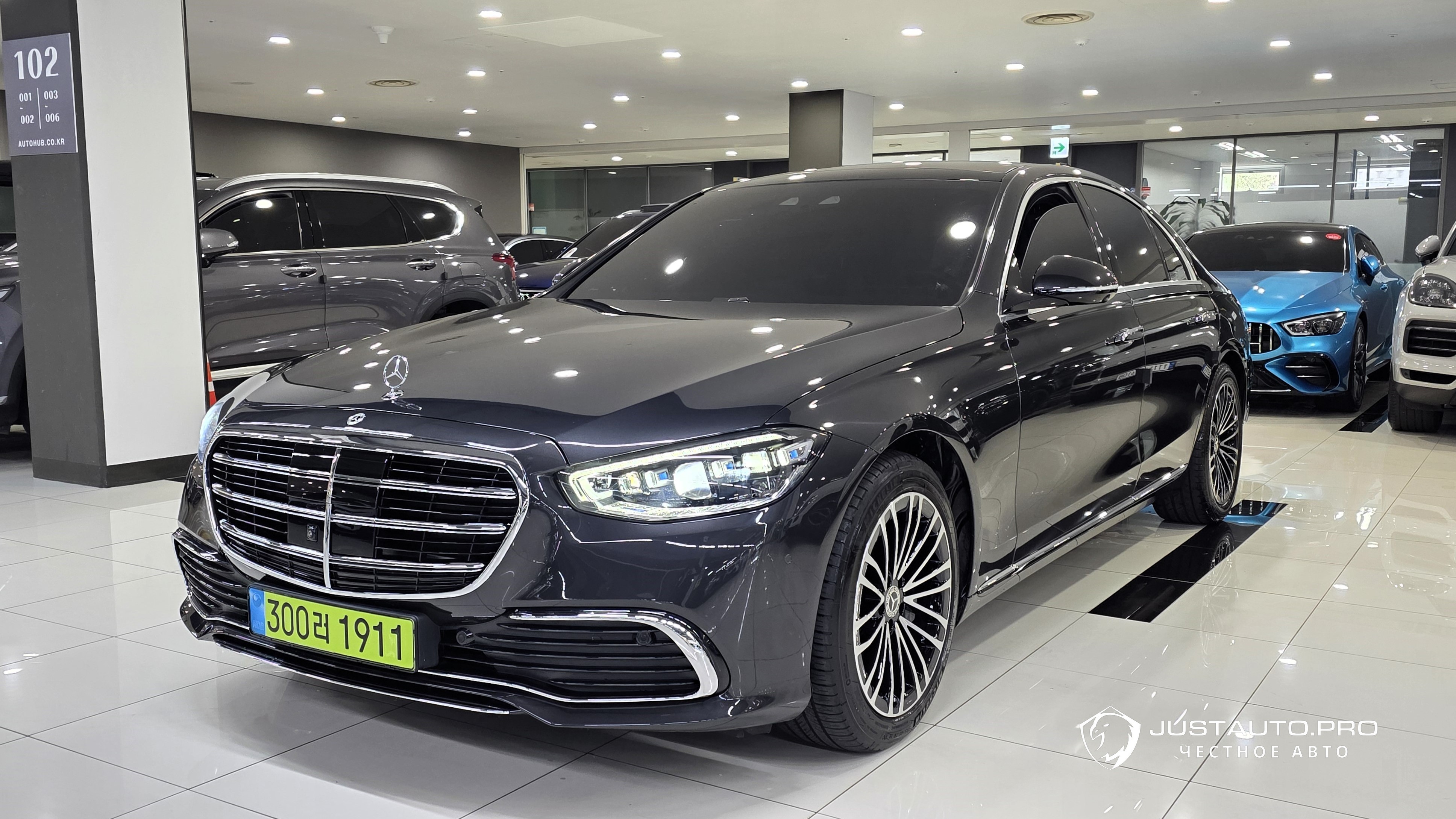 Автомобиль Mercedes-Benz S-Class
