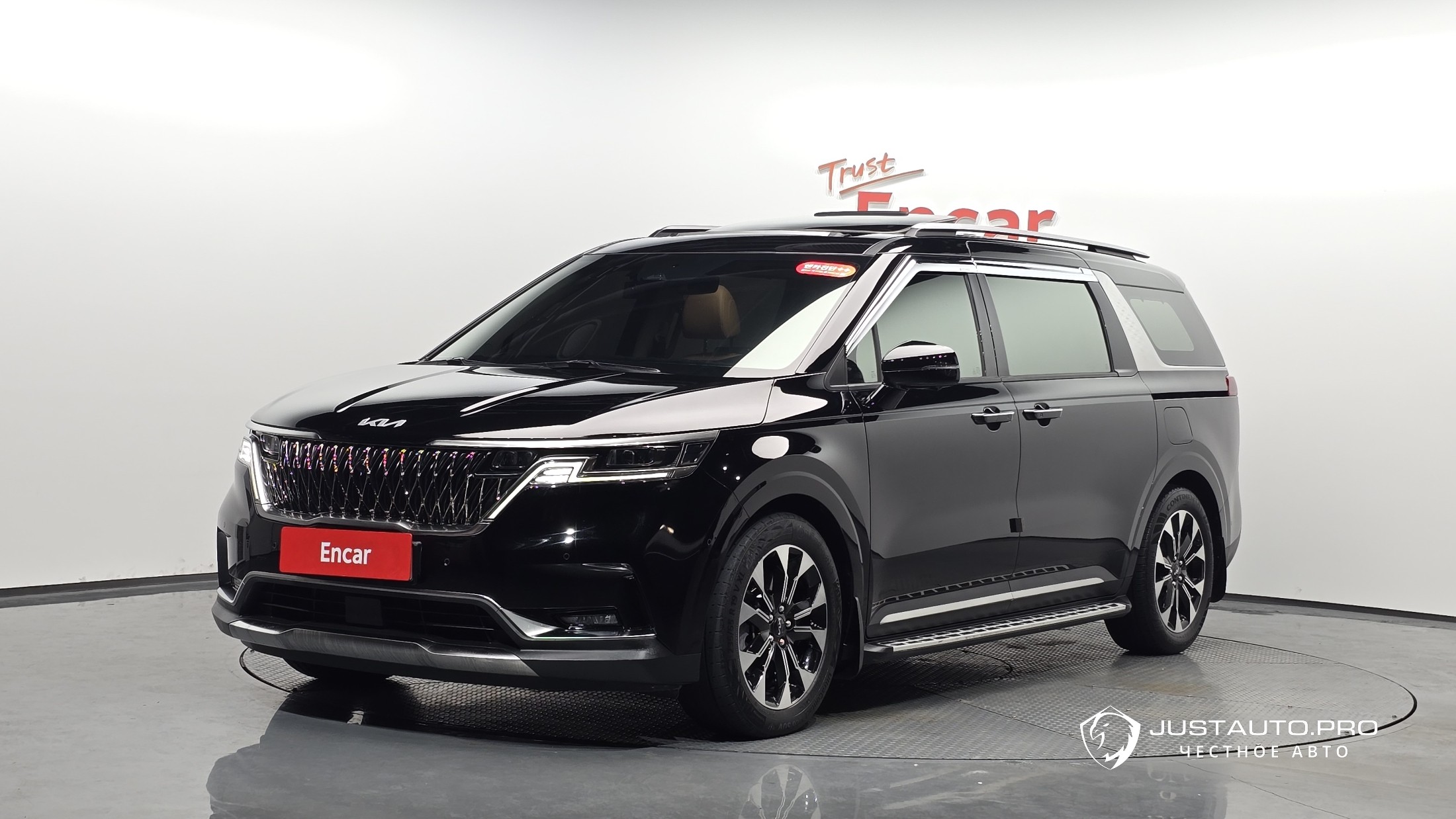Автомобиль Kia Canival