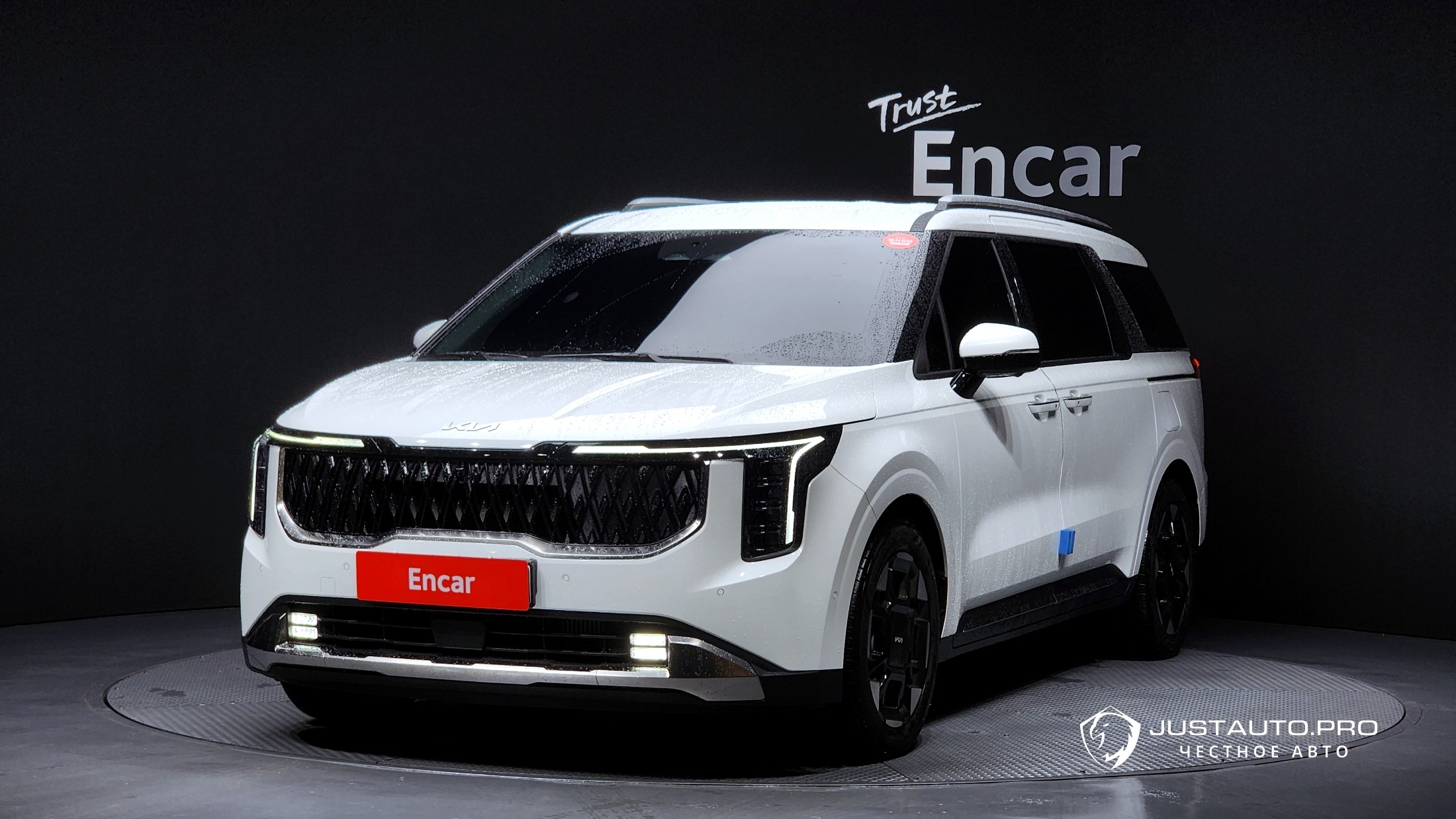 Автомобиль Kia Canival