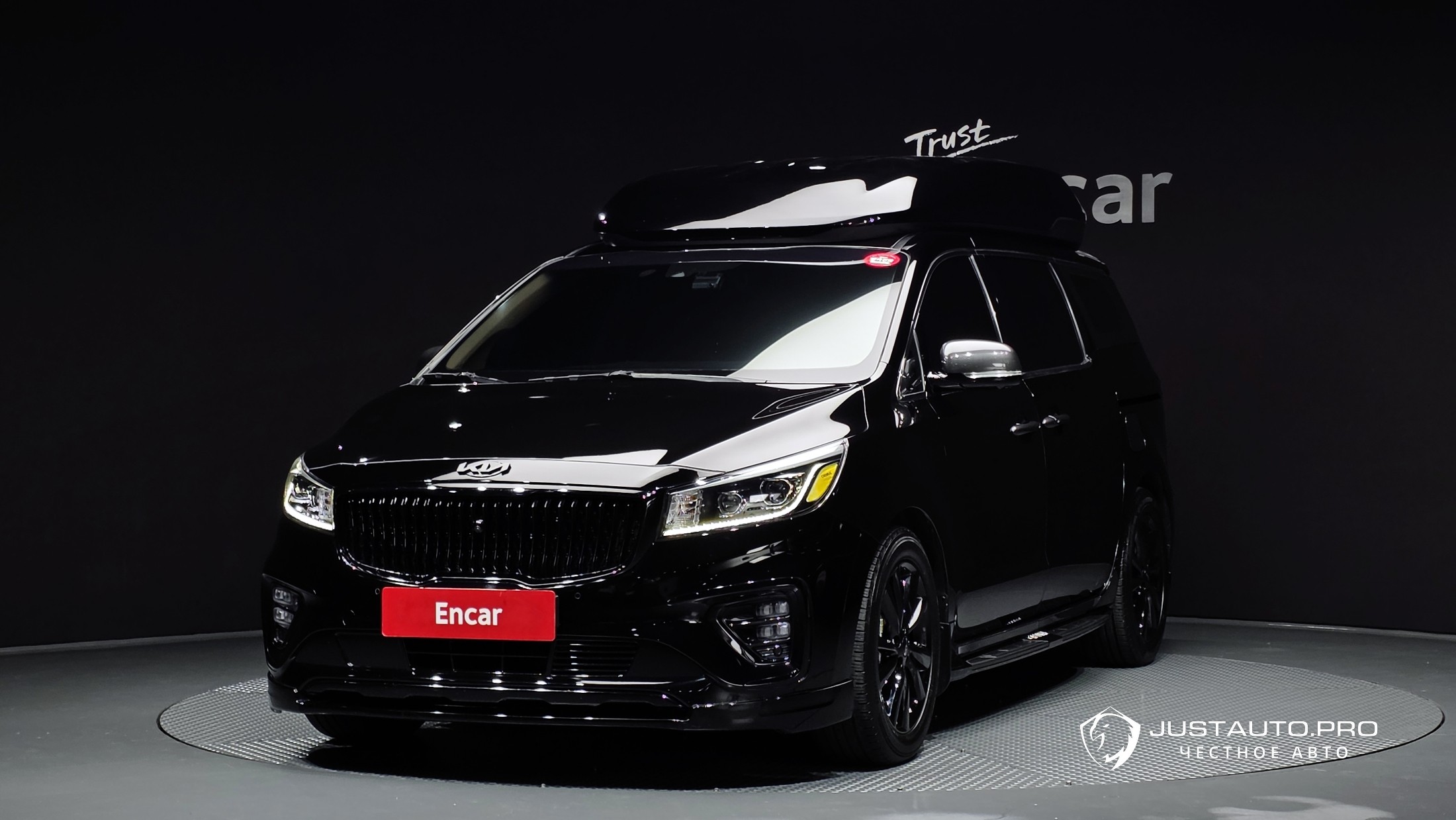 Автомобиль Kia Canival
