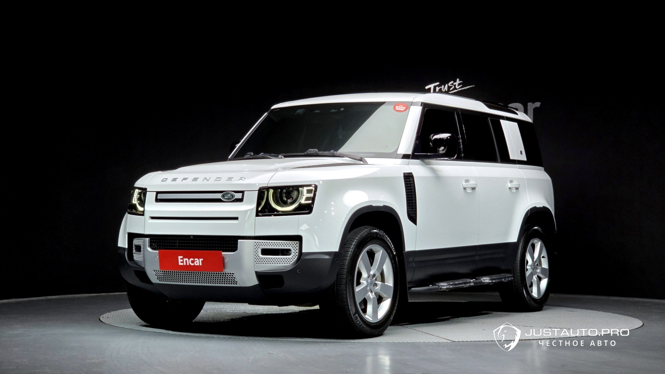 Автомобиль Land Rover Defender