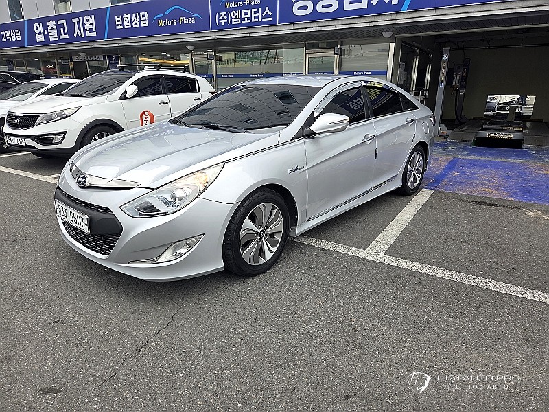 Автомобиль Hyundai Sonata
