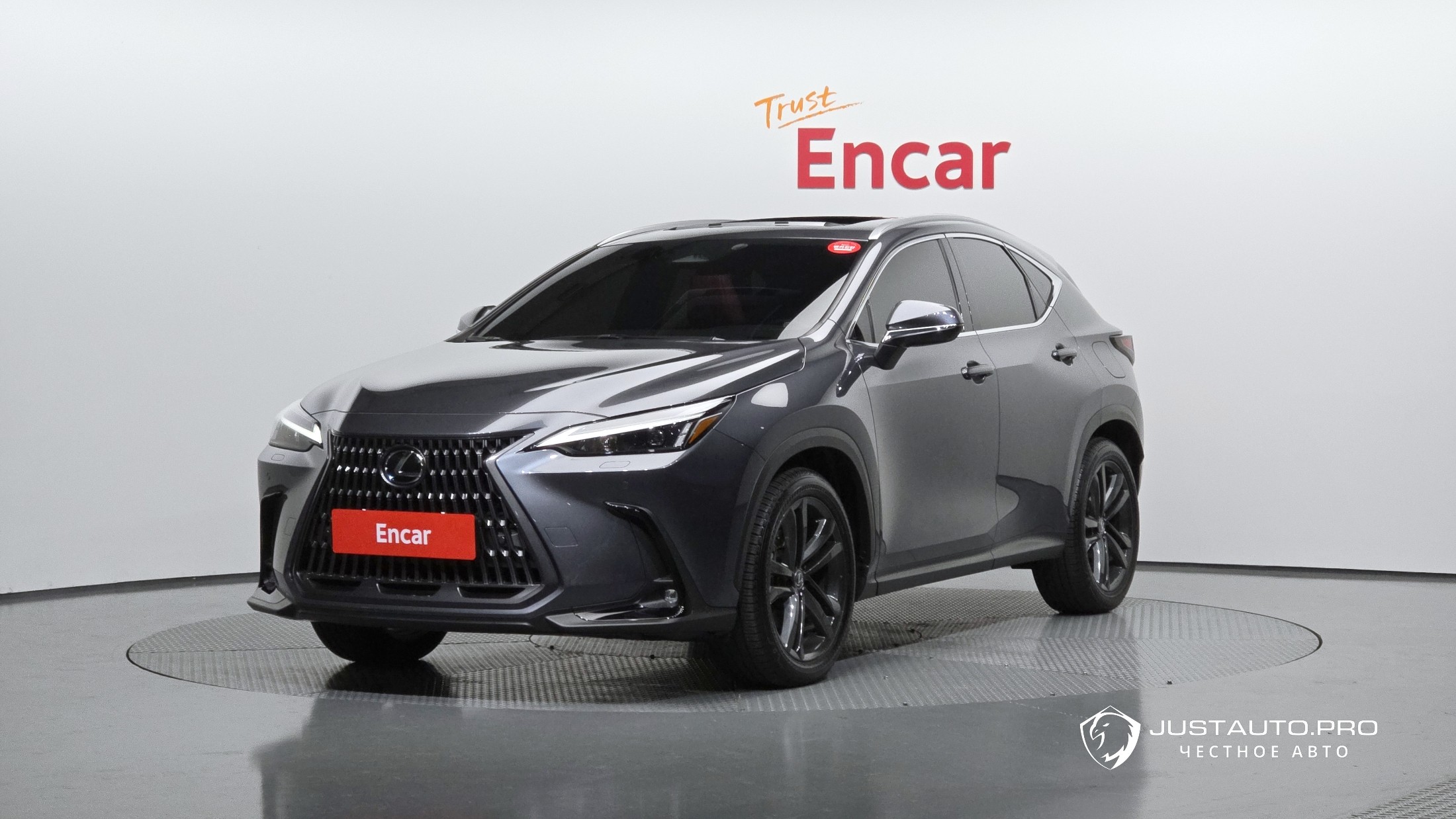 Автомобиль Lexus NX