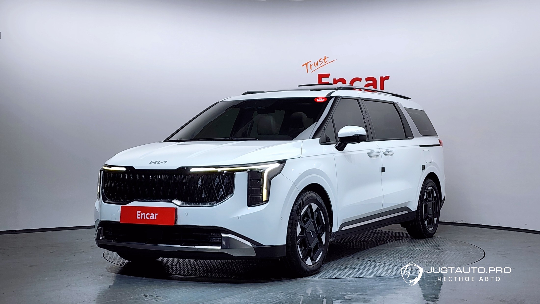 Автомобиль Kia Canival