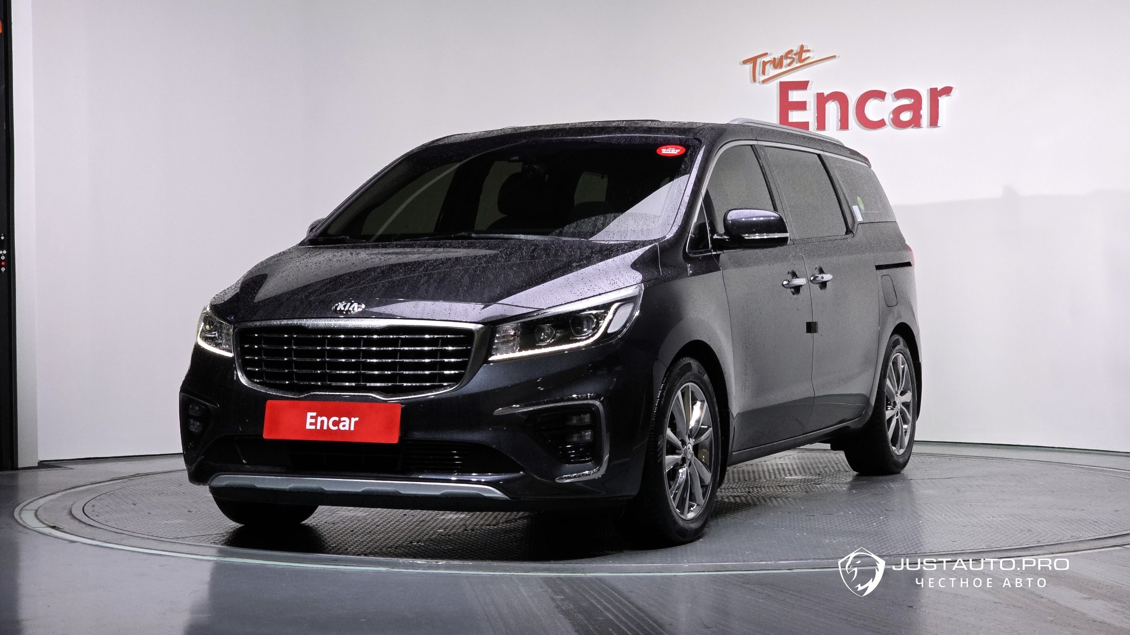 Автомобиль Kia Canival