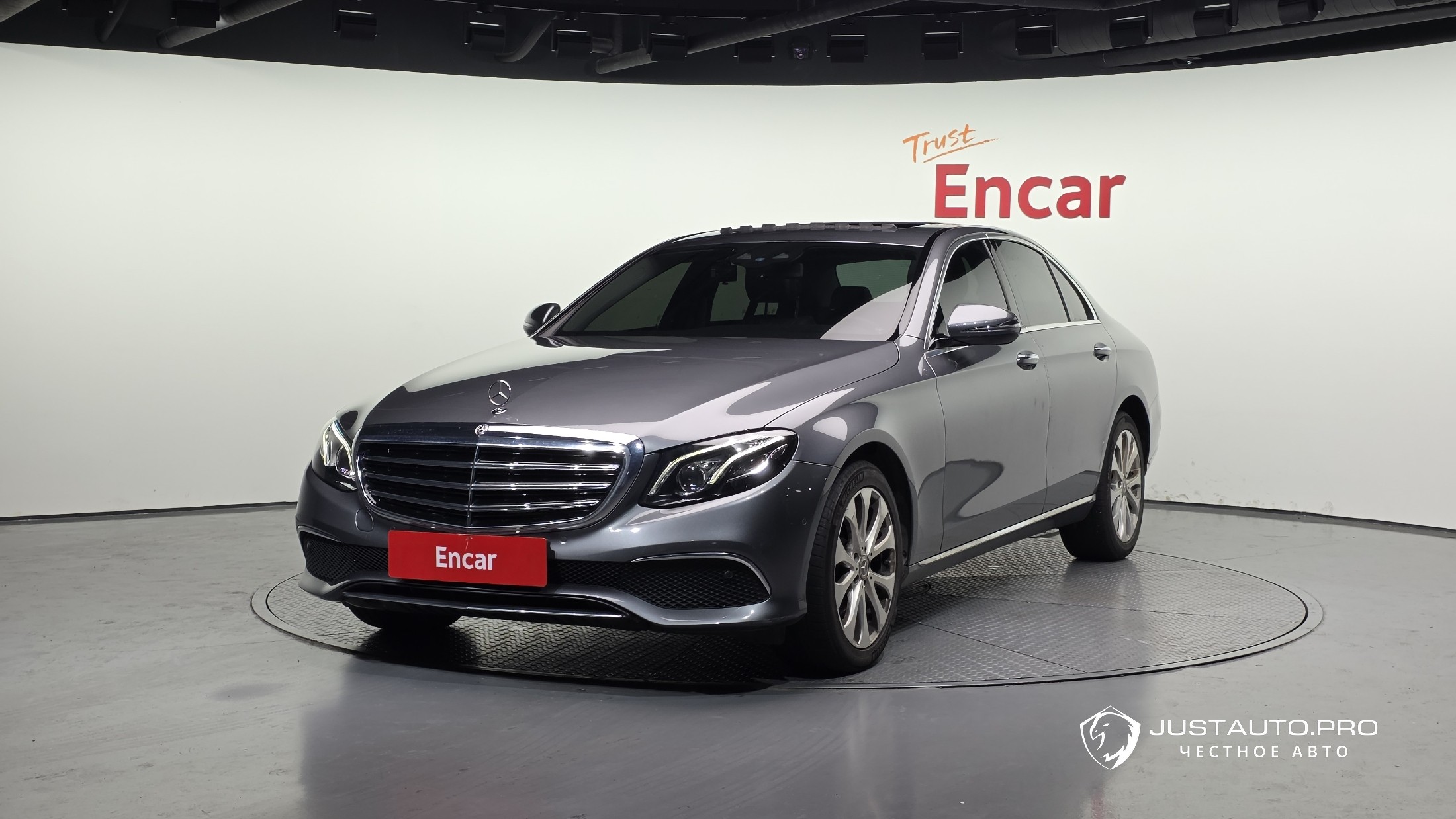 Автомобиль Mercedes-Benz E-Class