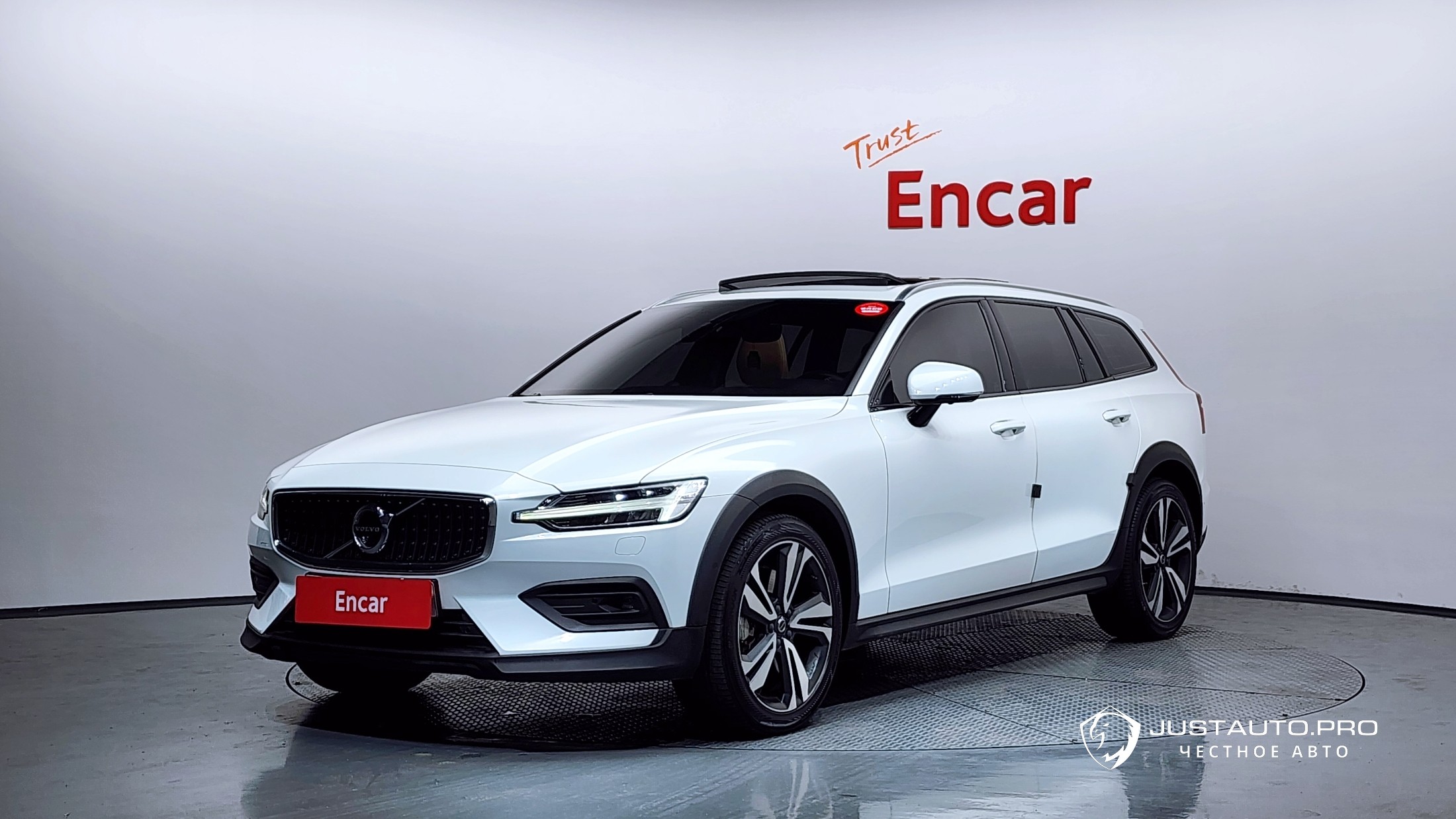 Автомобиль Volvo V60