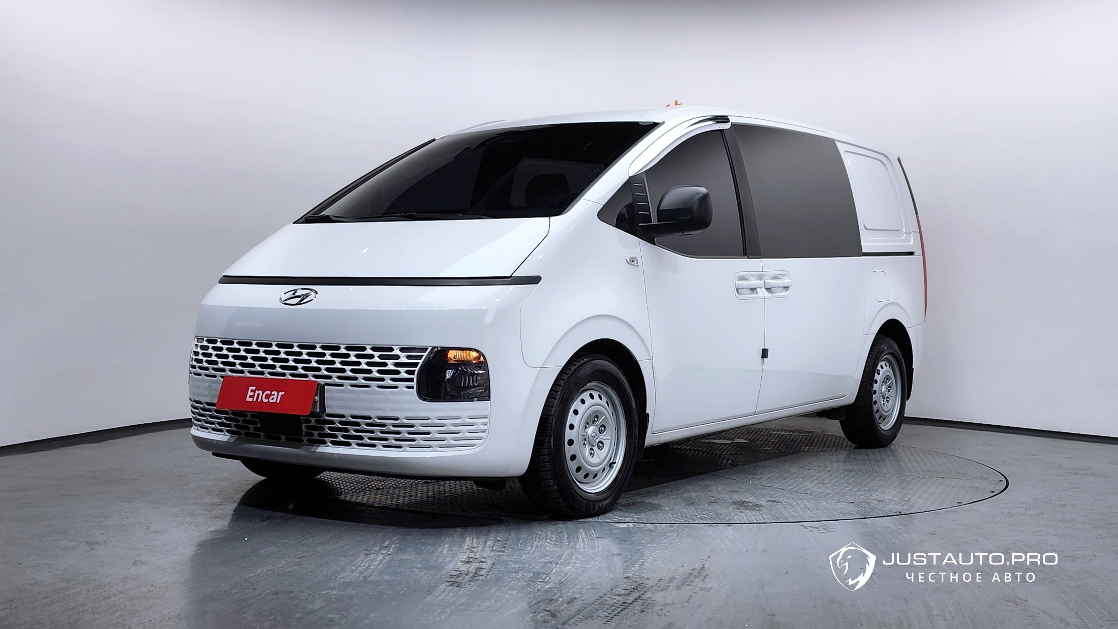 Автомобиль Hyundai Staria