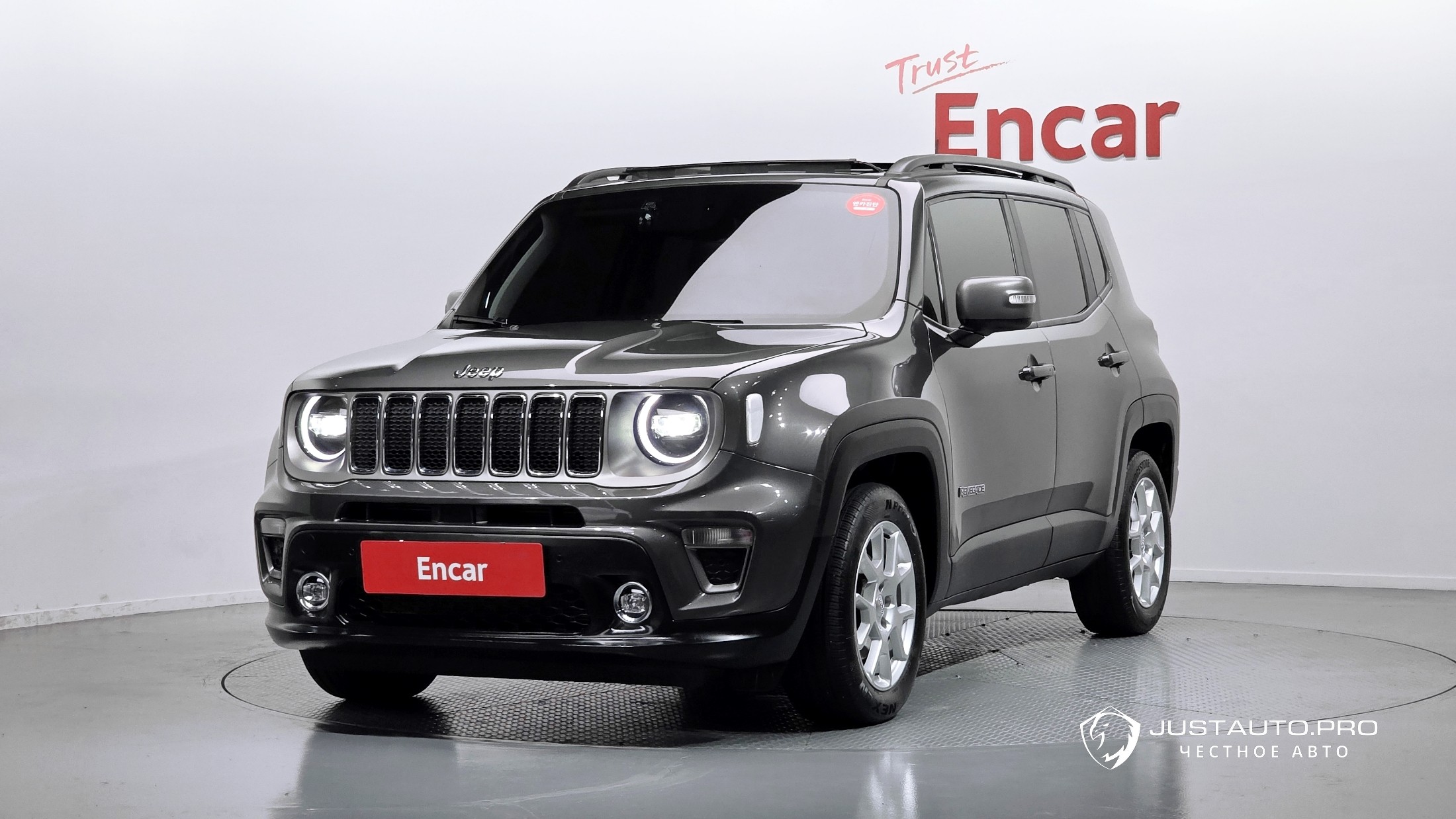 Автомобиль Jeep Renegade