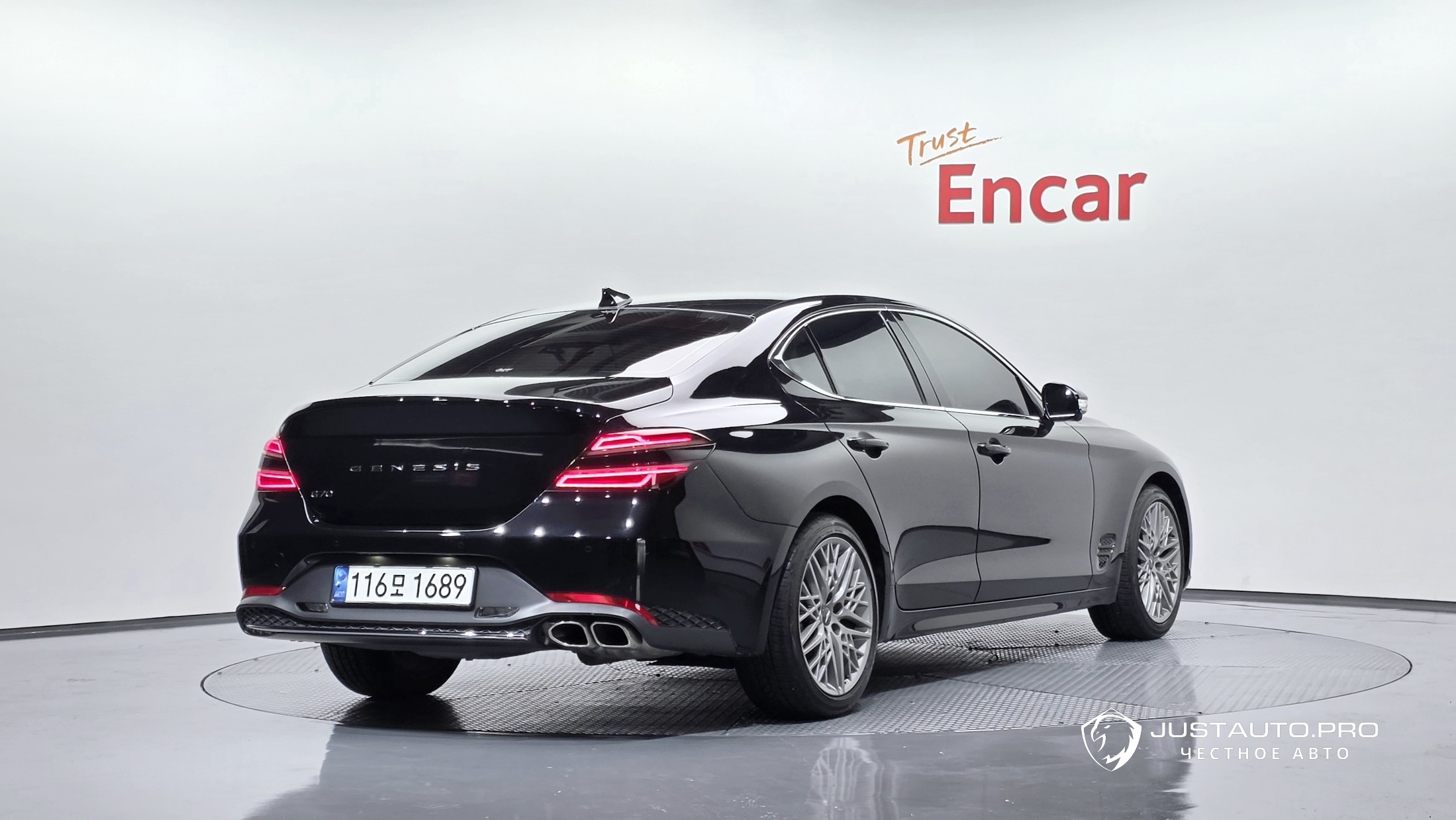 Автомобиль Genesis G70