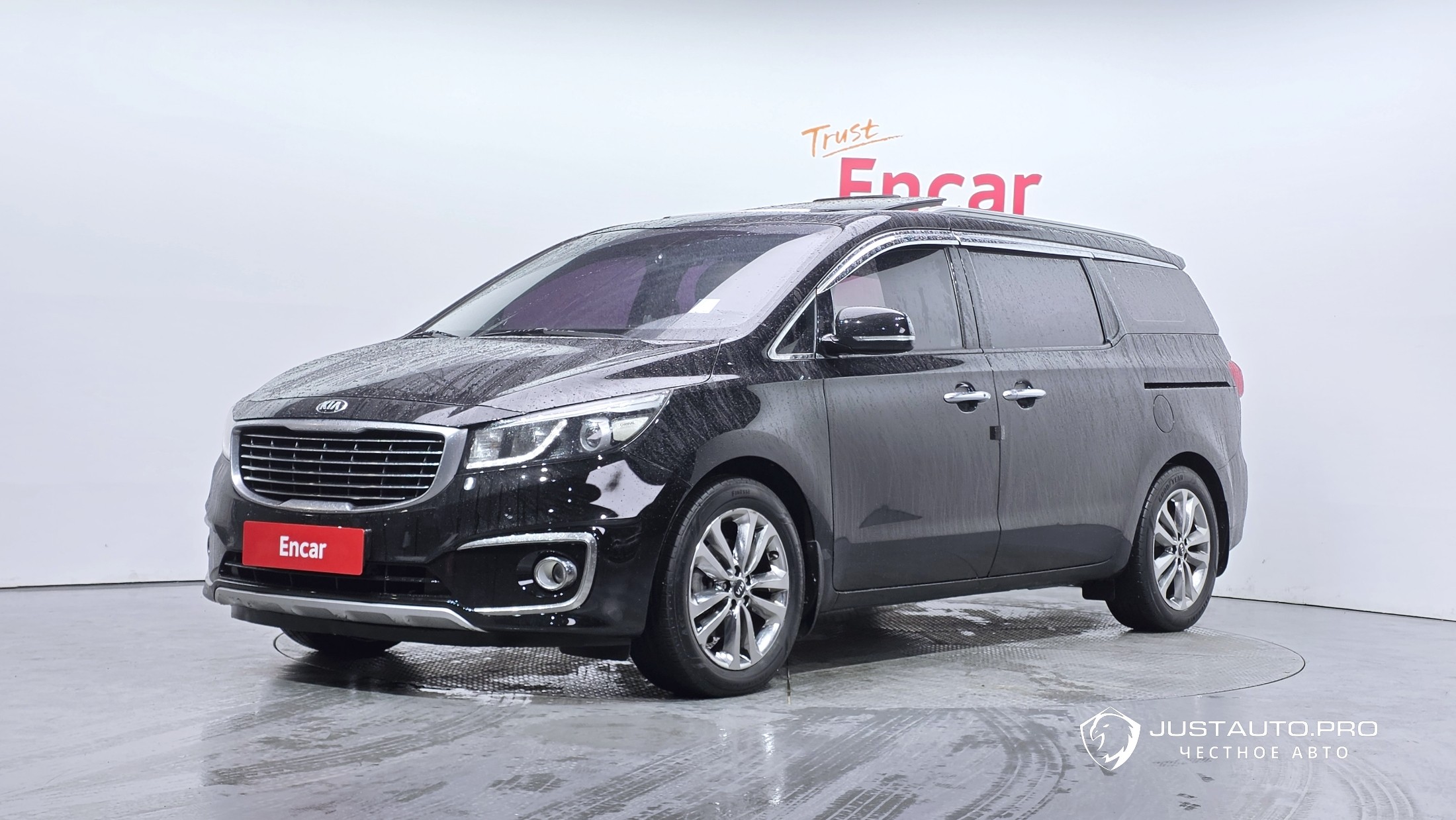 Автомобиль Kia Canival