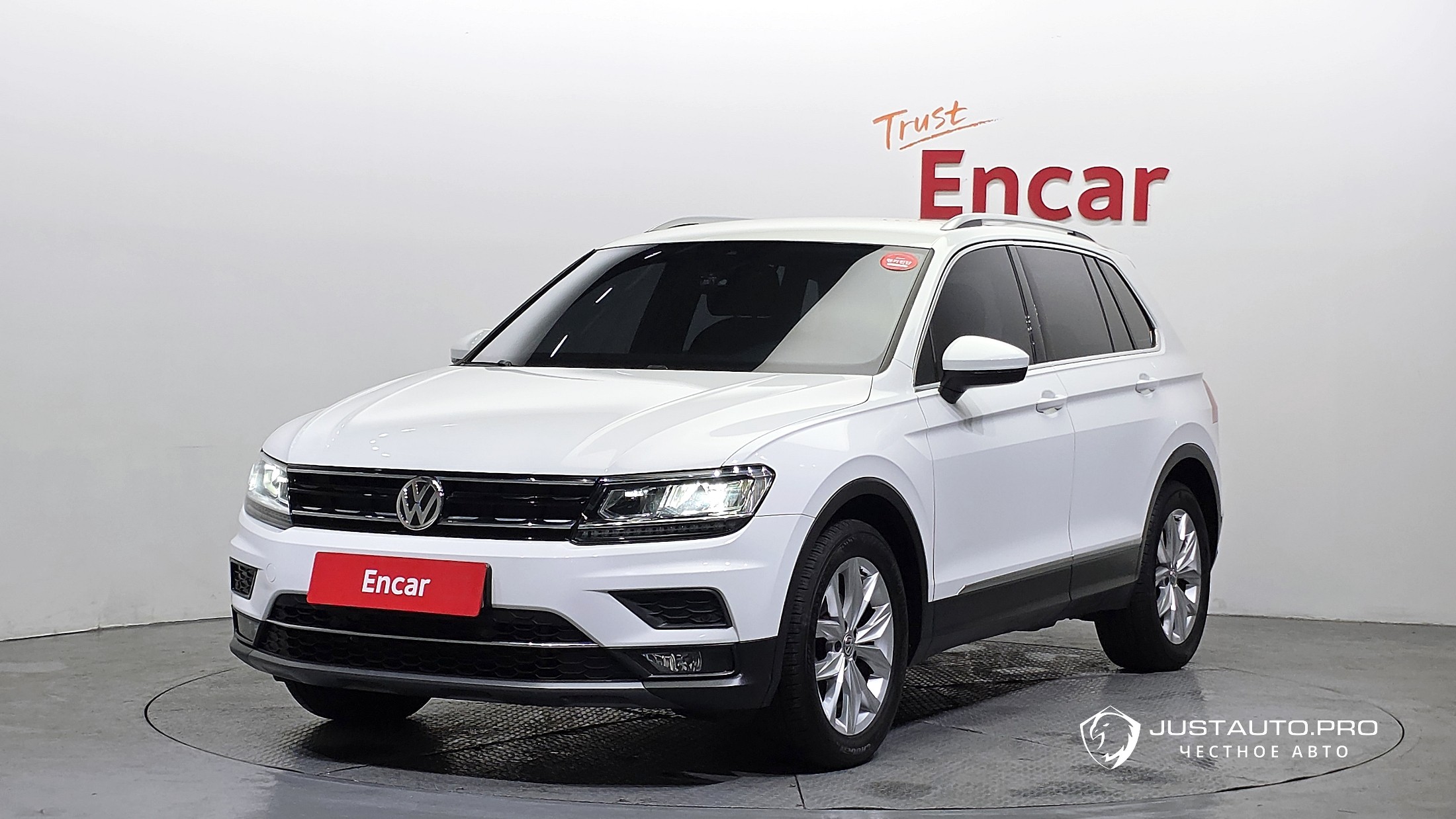 Автомобиль Volkswagen Tiguan
