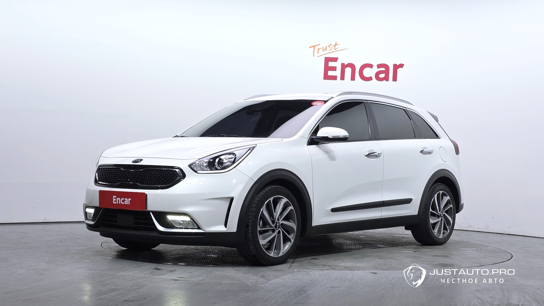 Автомобиль Kia Niro