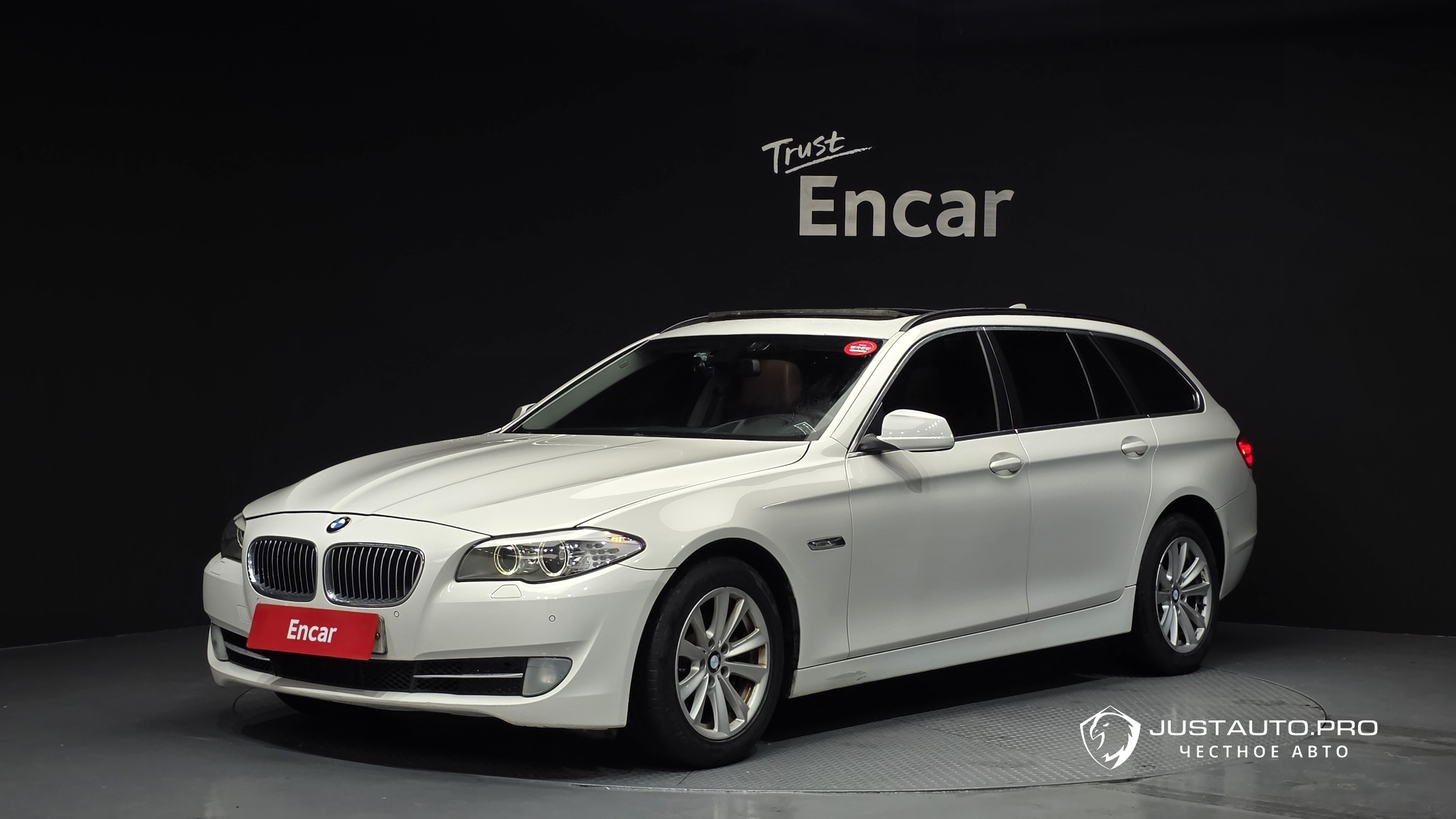 Автомобиль BMW 5-Series